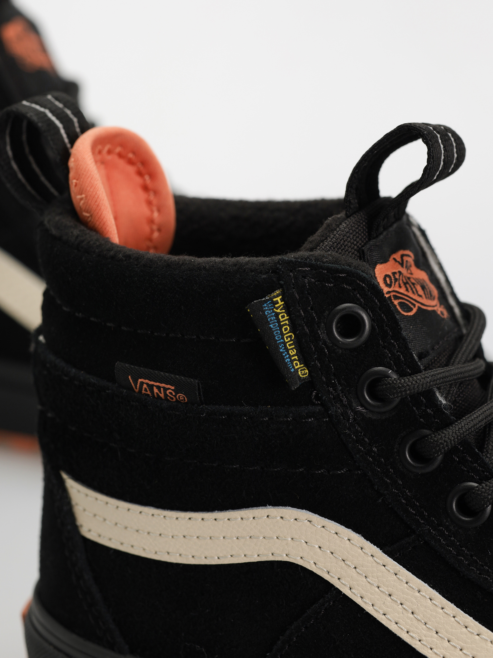 Vans Sk8 Hi Waterproof MTE Cipők (black)