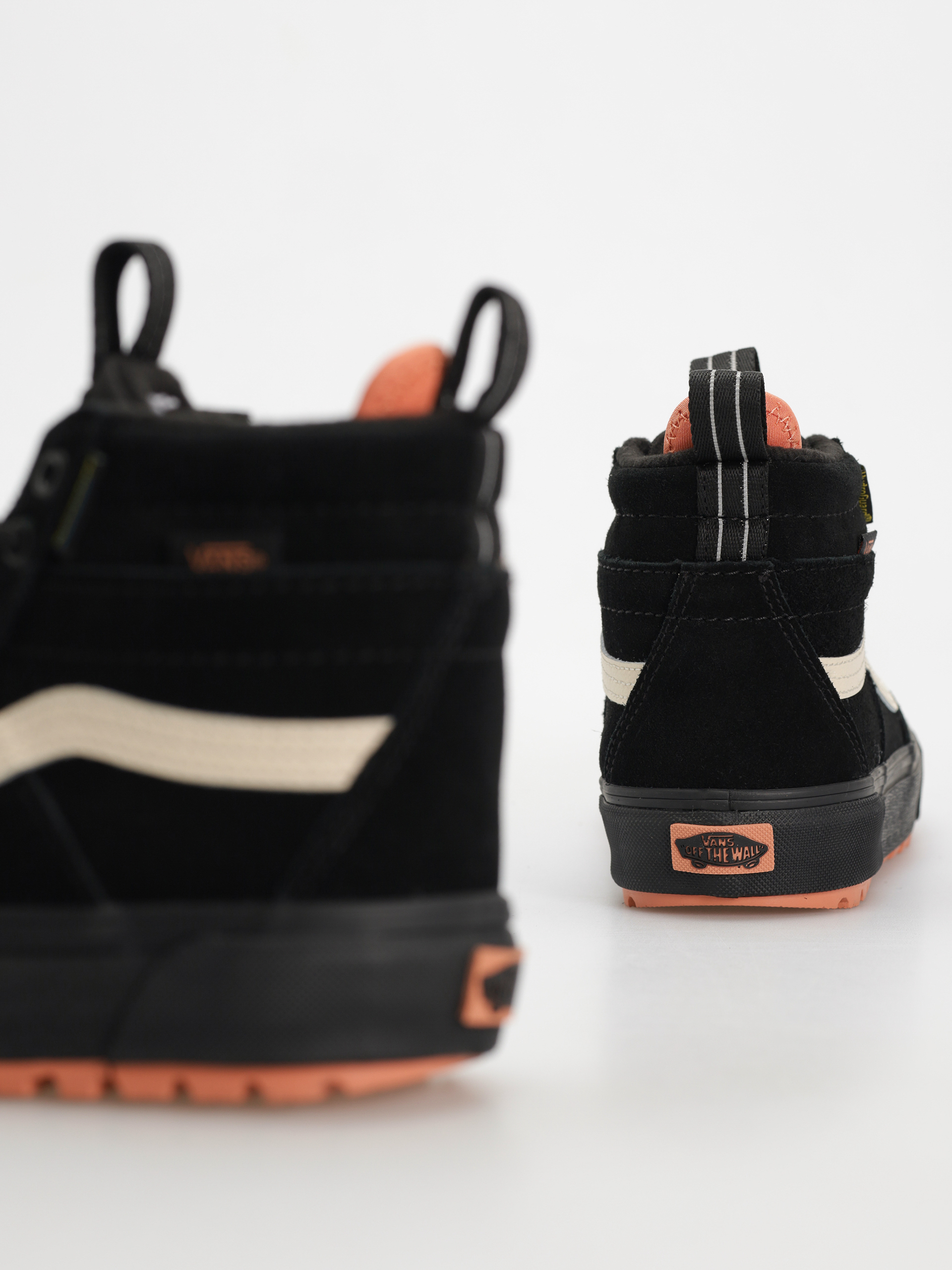 Vans Sk8 Hi Waterproof MTE Cipők (black)