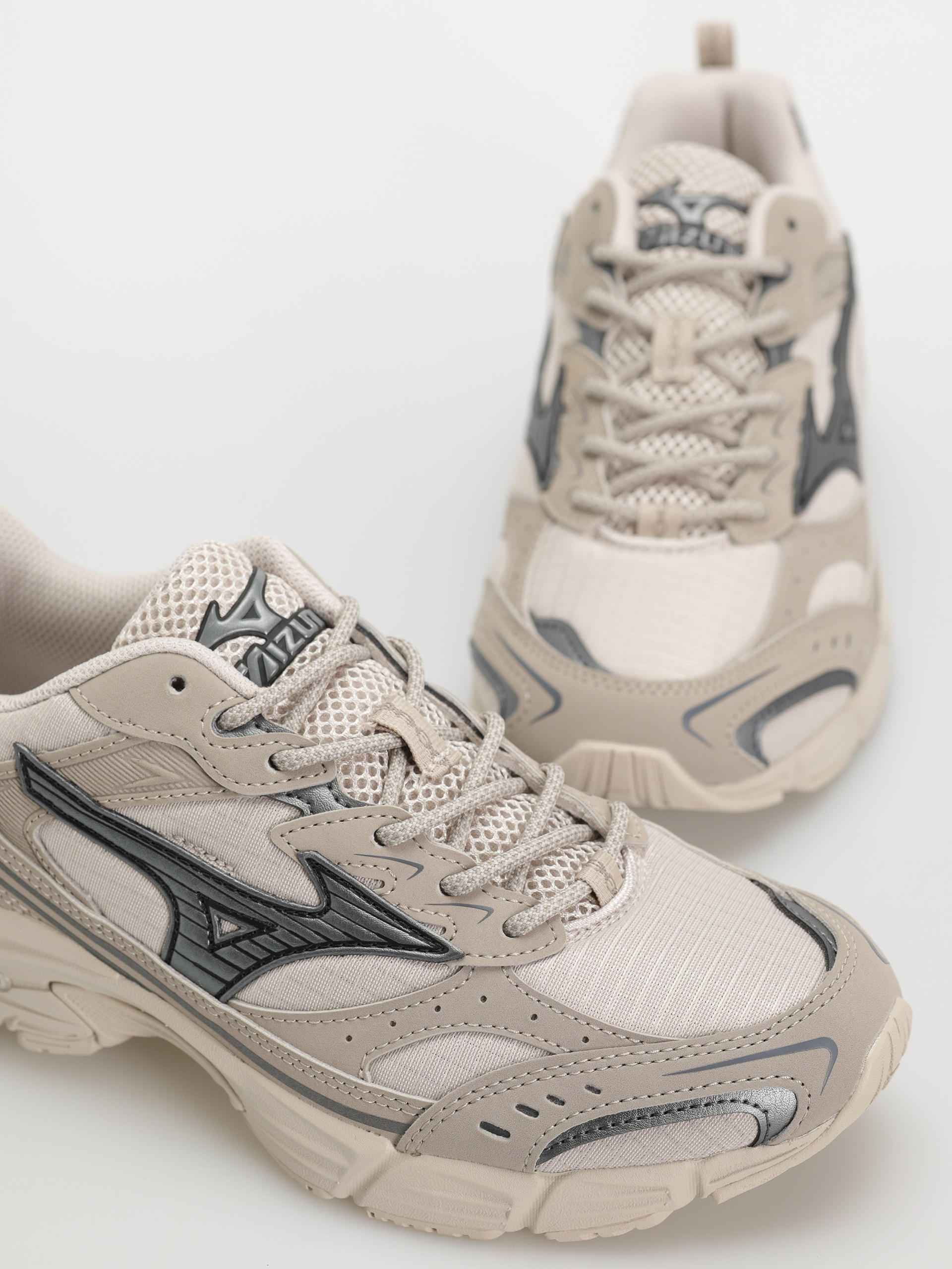 Mizuno MXR Tech Cipők (silver cloud/metallic gray/vintage khaki)