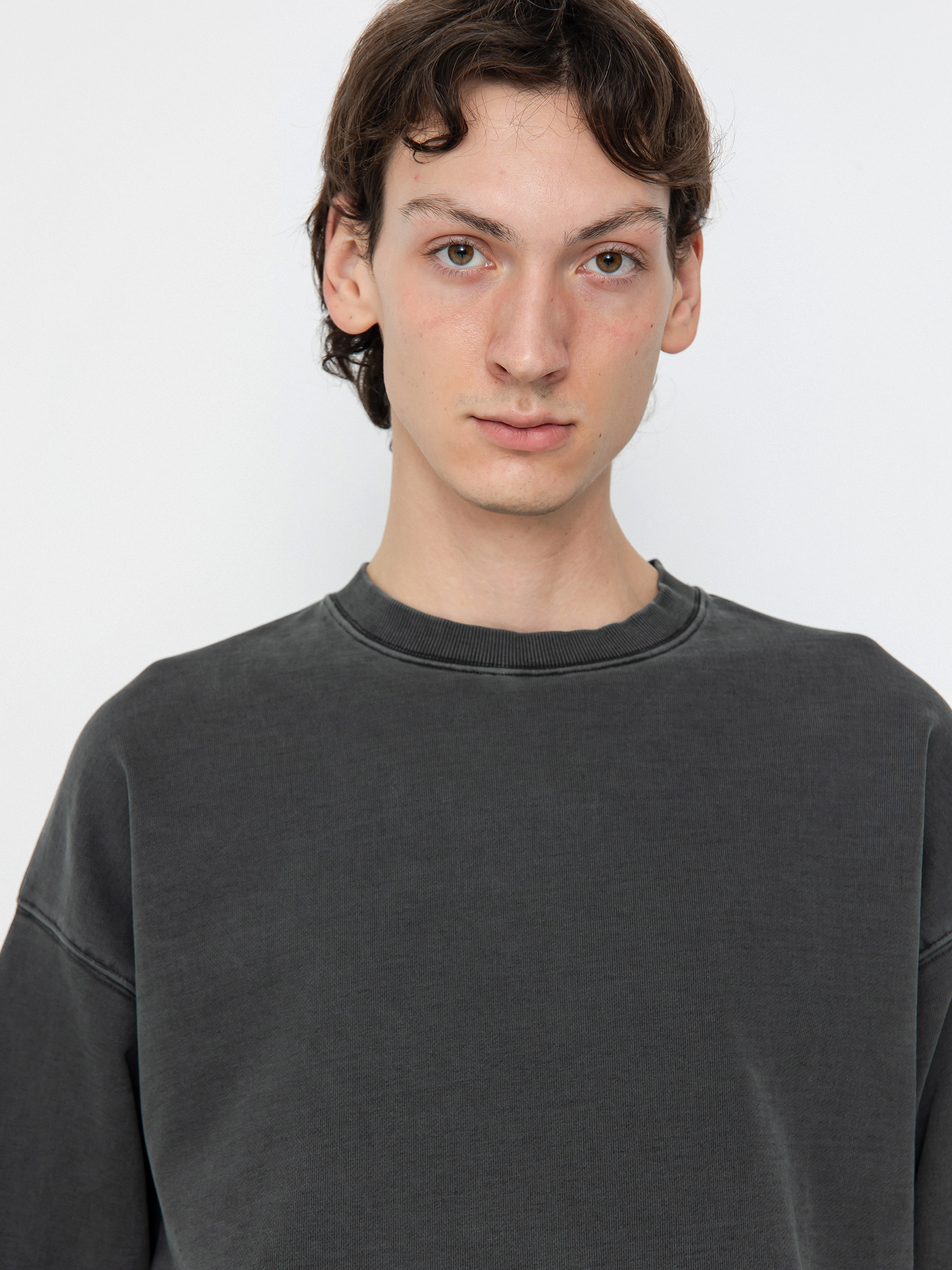 Kapucnis pulóver Carhartt WIP Felt Script (black/black garment dyed)