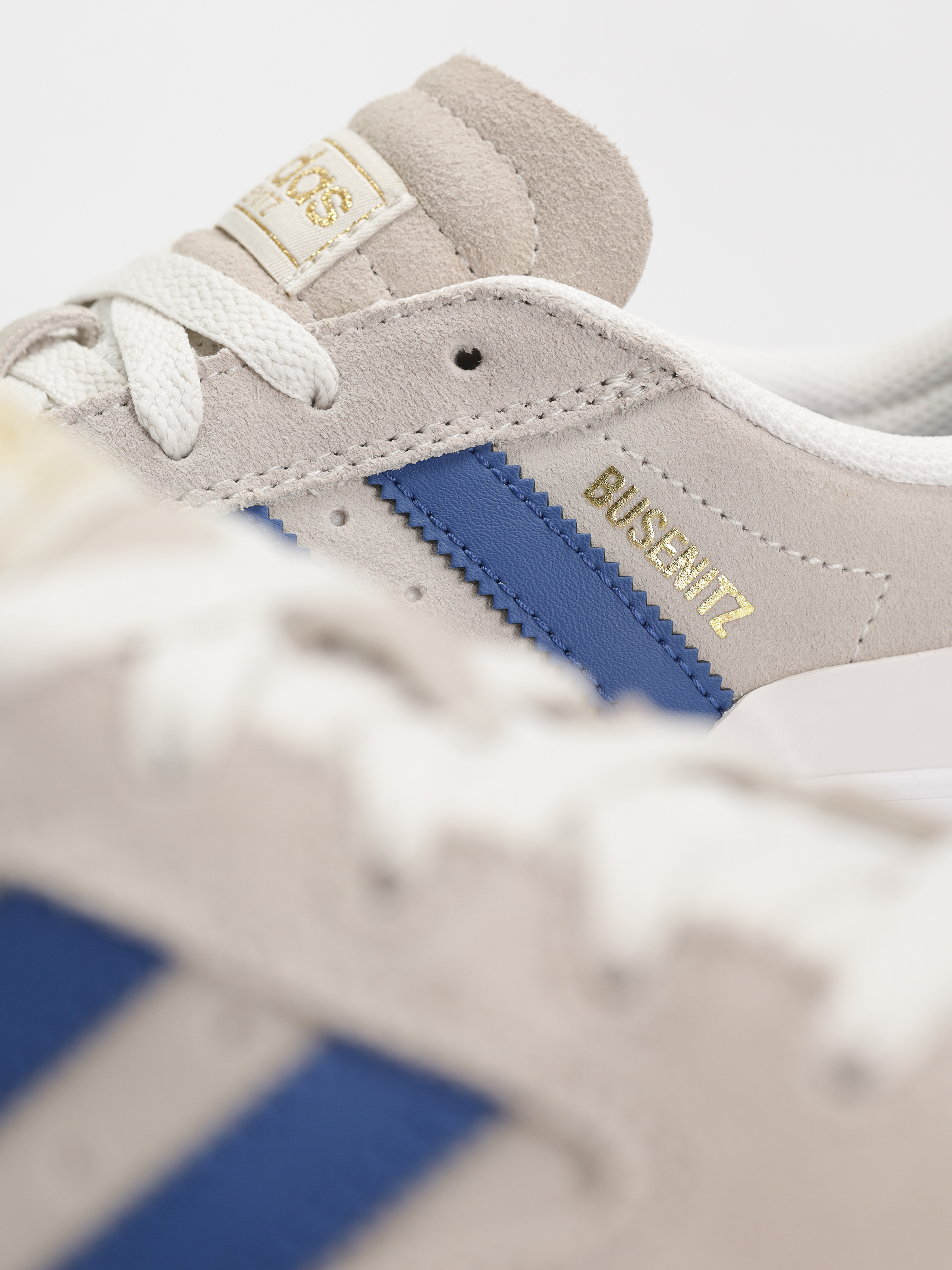 adidas Busenitz Vulc II Cipők (crywht/royblu/goldmt)