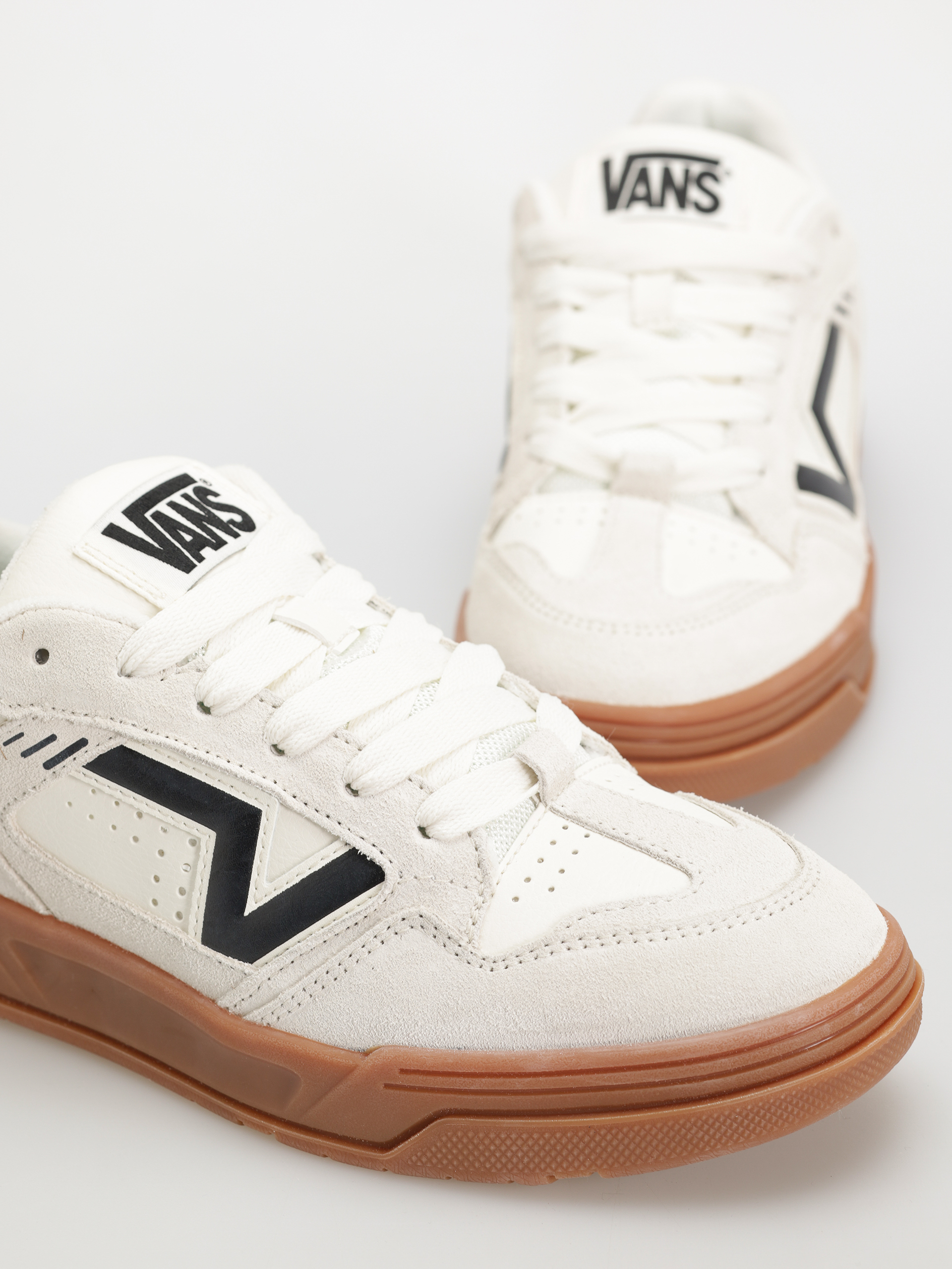 Vans Upland Cipők (suede marshmallow/gum)