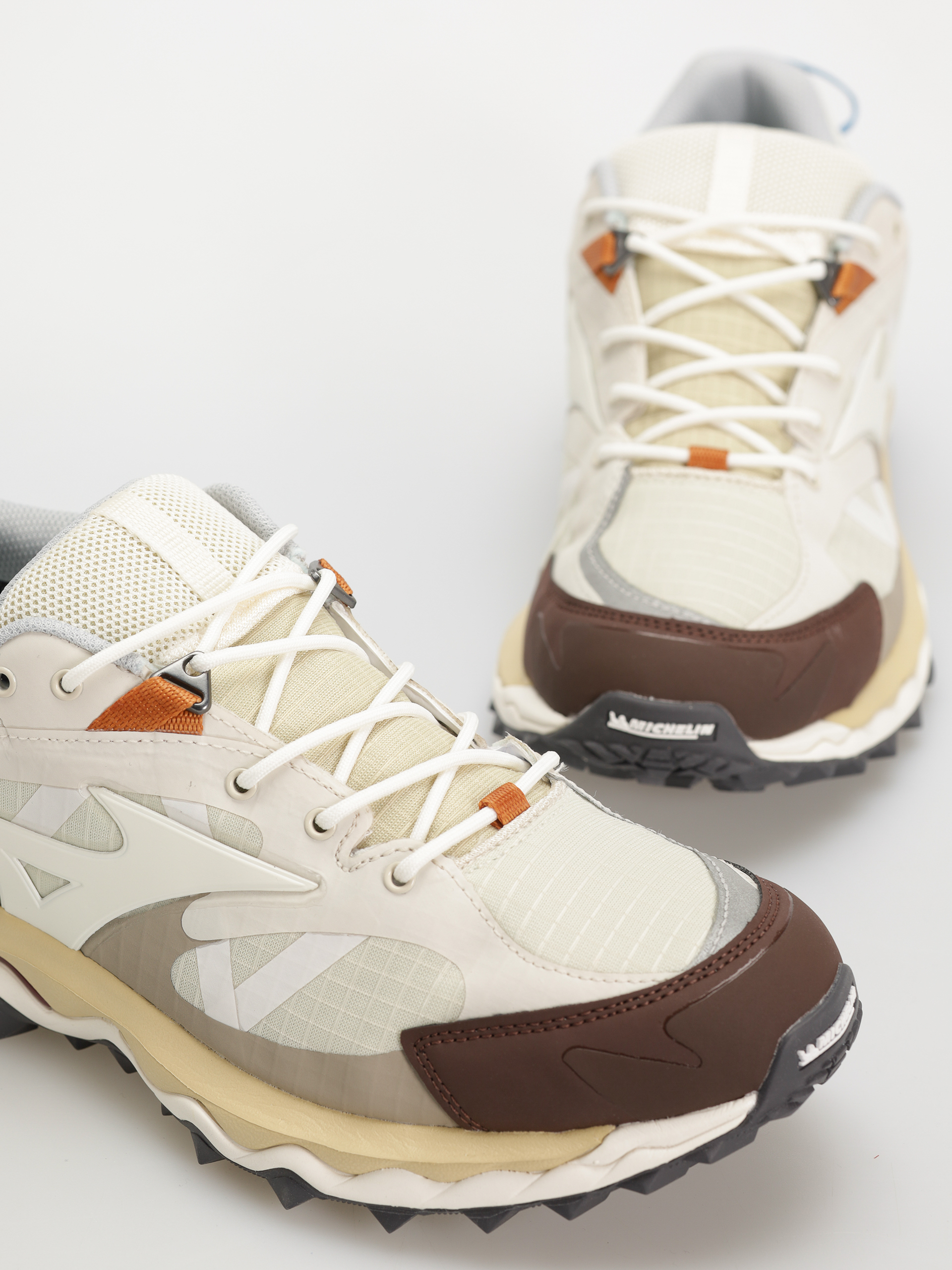 Mizuno Wave Mujin TL GTX Cipők (summer sand/pristine/chicory coffee)