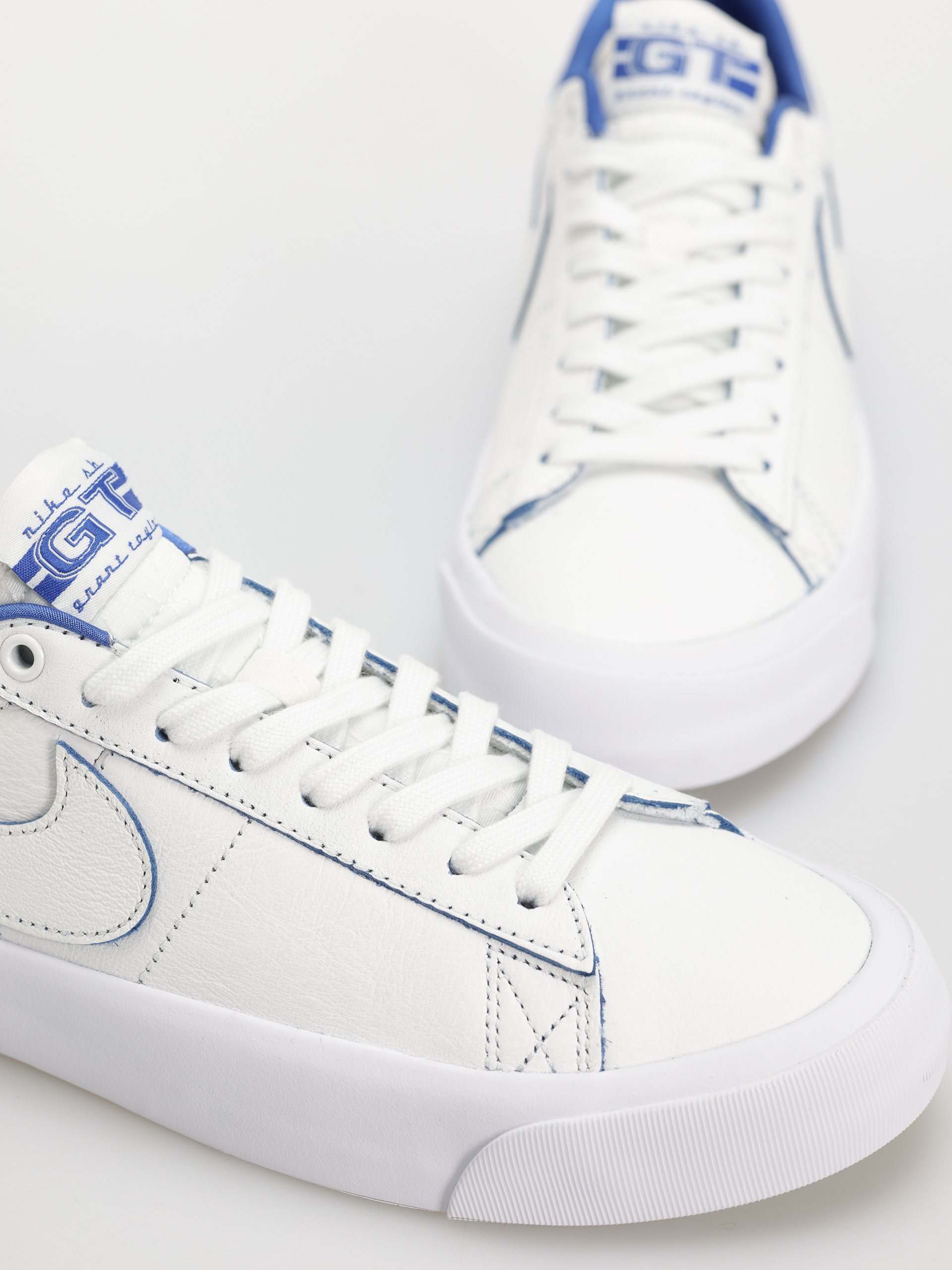 Nike SB Blazer Low Pro Gt Prm Cipők (summit white/game royal summit white)