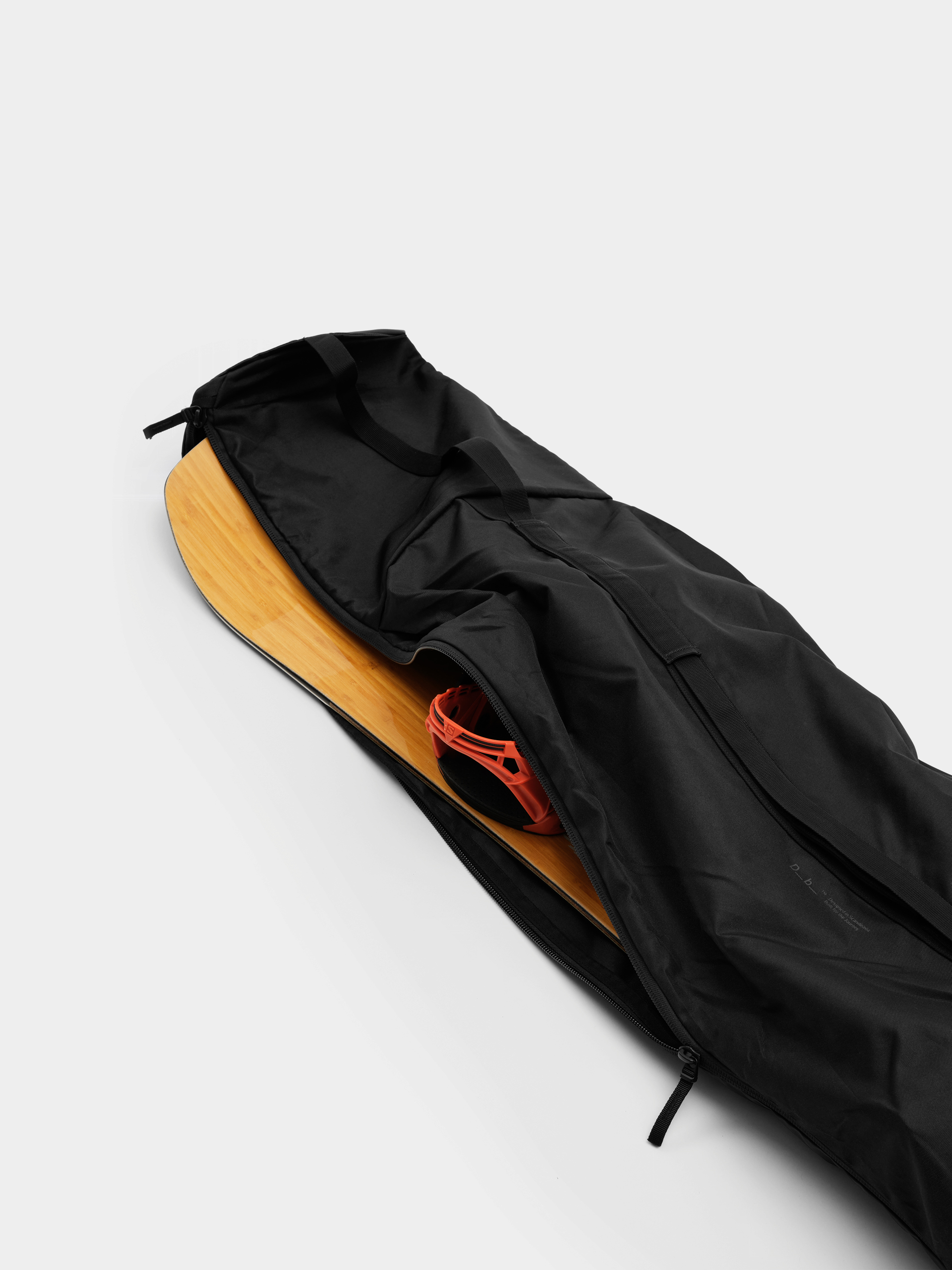 Sízsák Db Snow Essential Snowboard Bag (black out)
