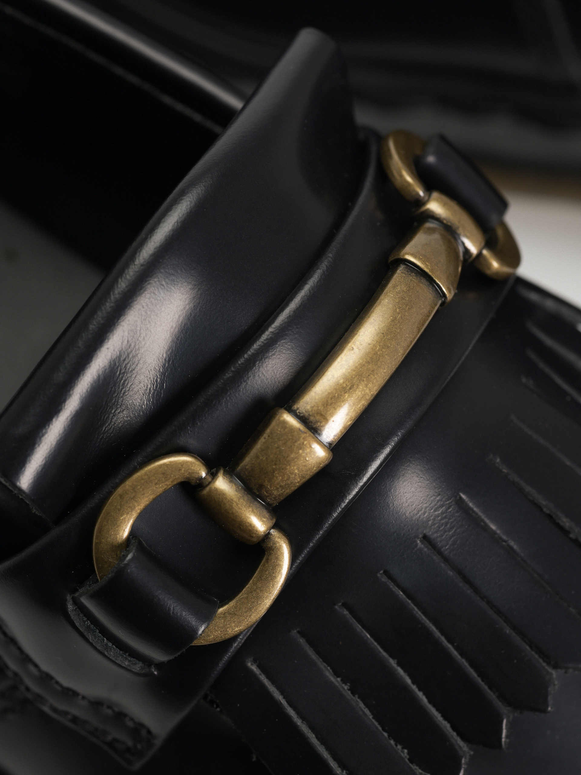 Dr. Martens Adrian Snaffle Wmn Cipők (black polished smooth)