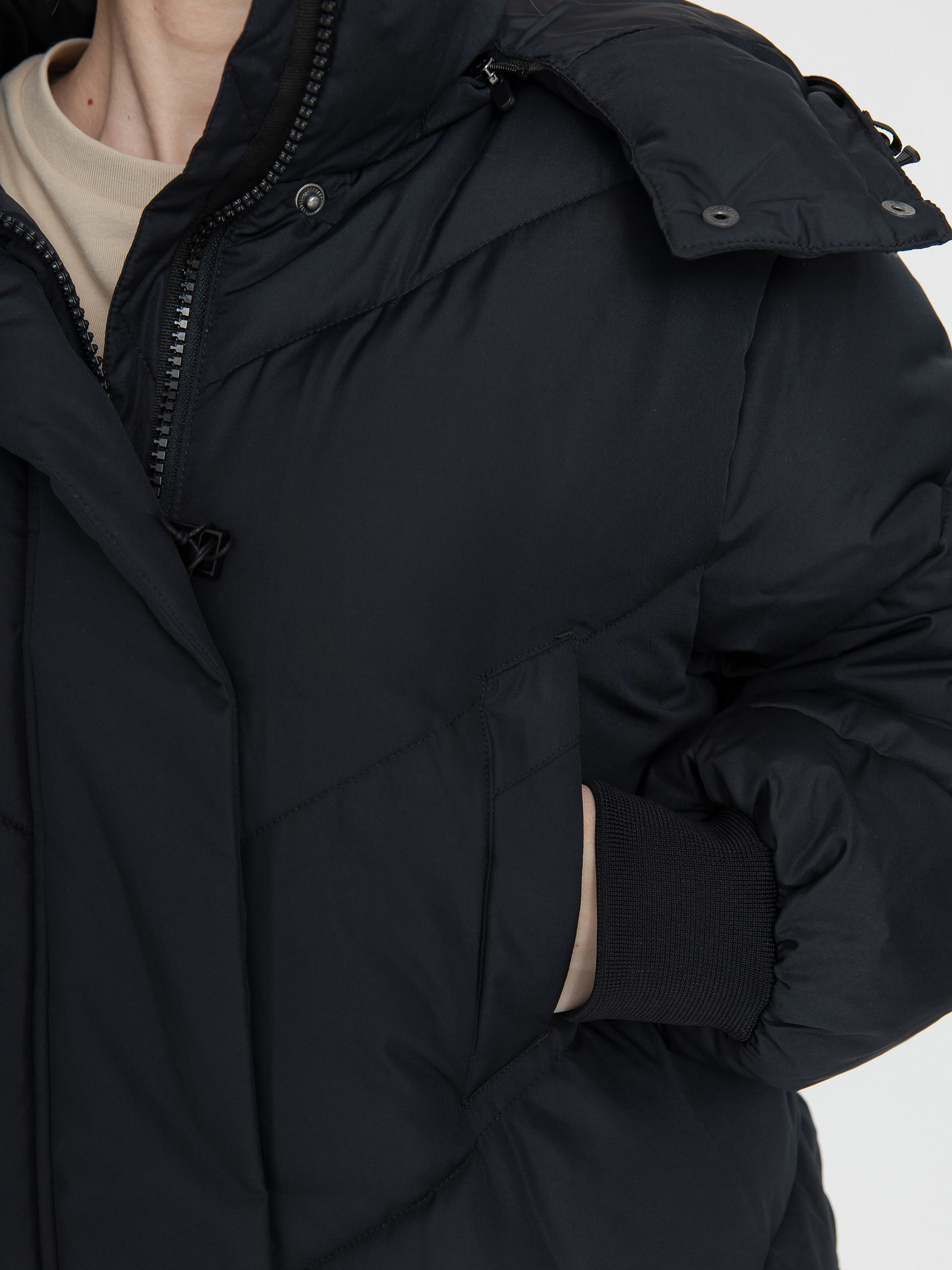 Dzseki Volcom Alldaylong Puff Wmn (black)