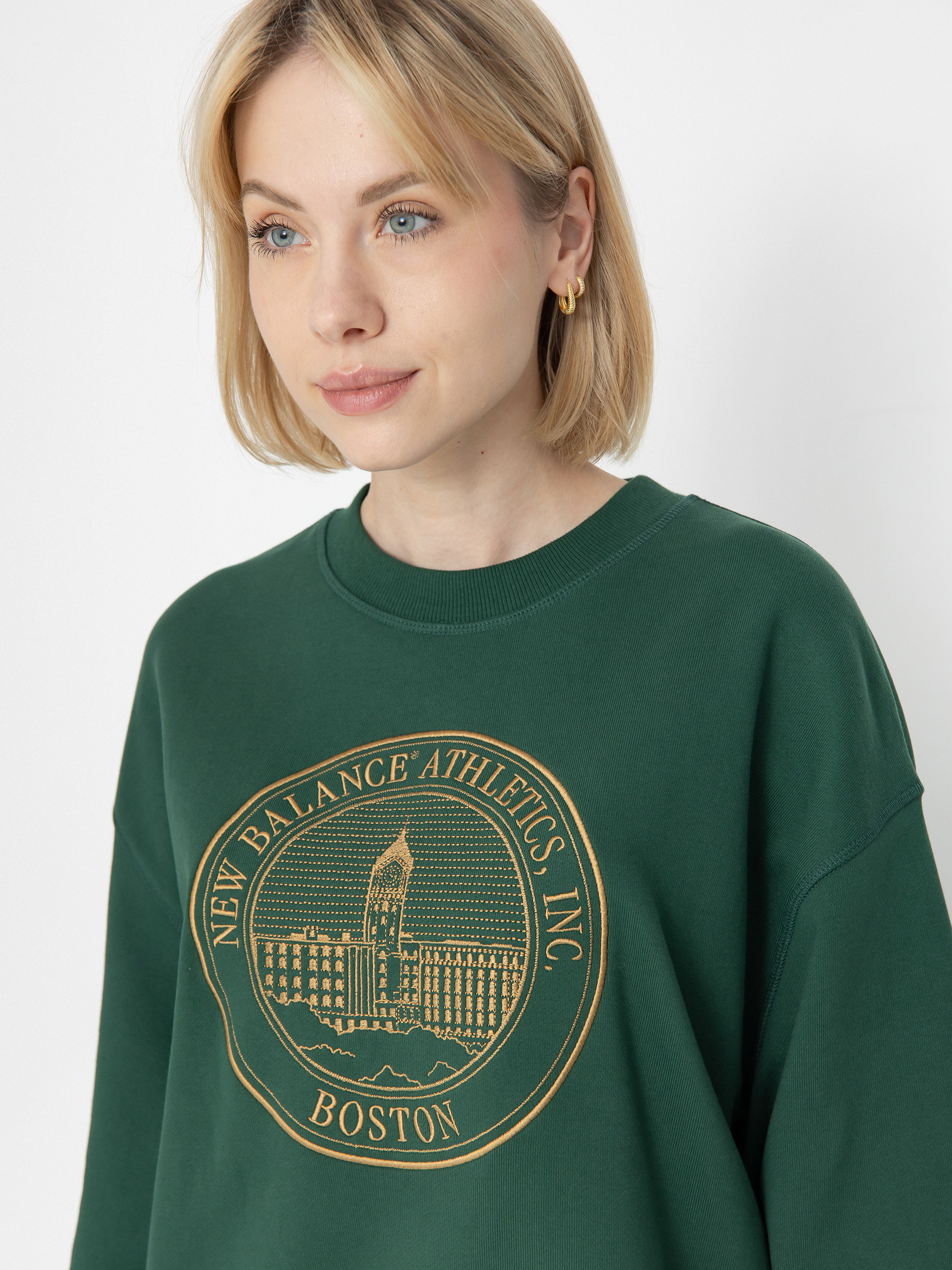 Pulóver New Balance Athletics French Terry Oversized Crest Crew Wmn (nightwatch green)