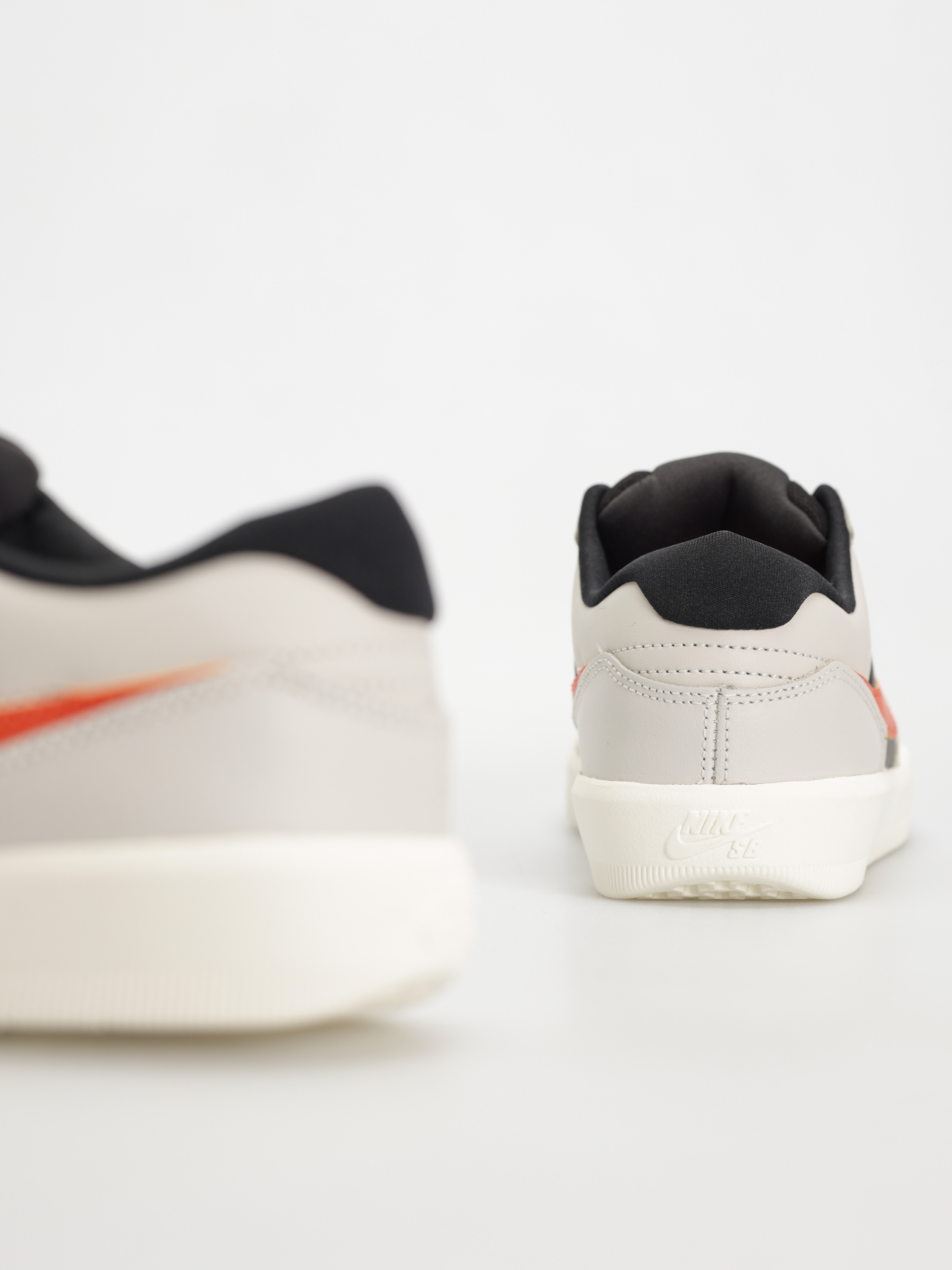 Cipők Nike SB Force 58 Premium (light bone/cosmic clay black)