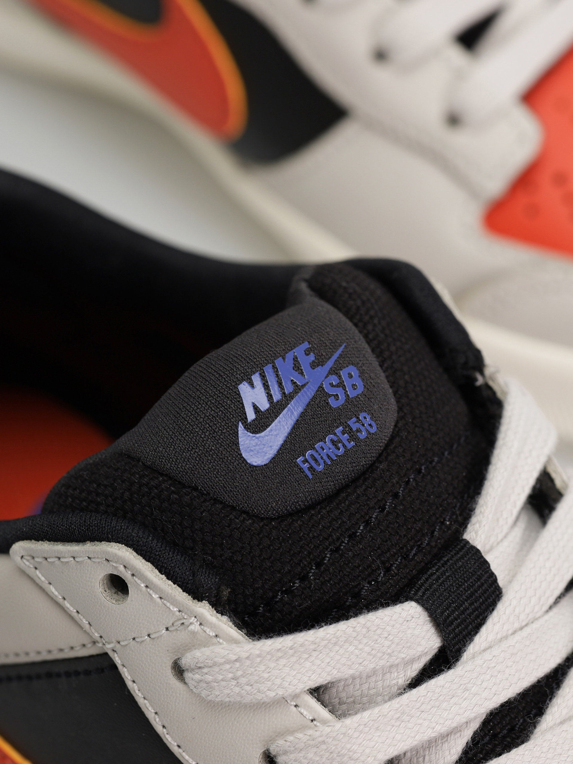 Cipők Nike SB Force 58 Premium (light bone/cosmic clay black)