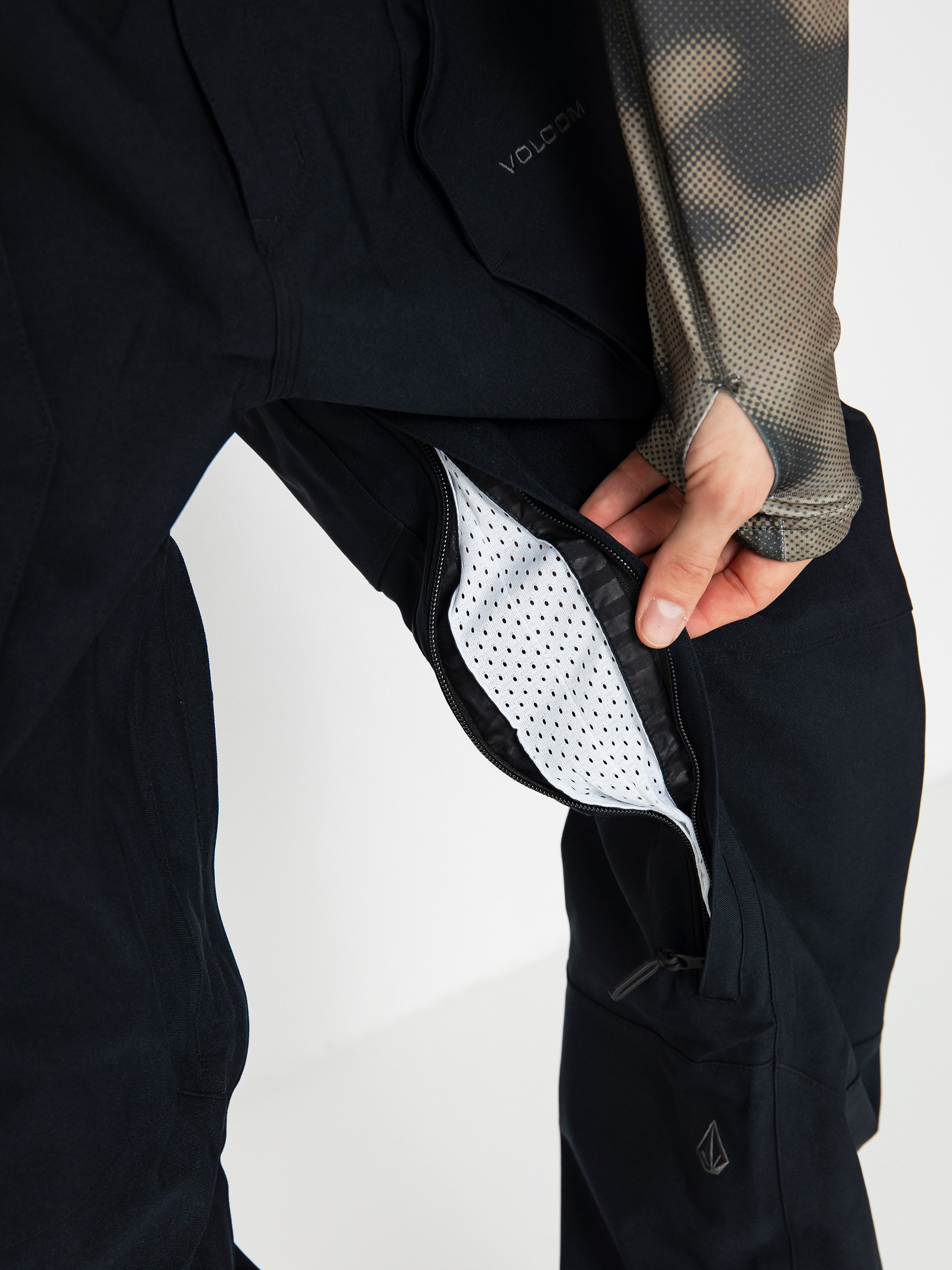 Férfi Snowboard nadrág Volcom Roan Bib Overall (black)