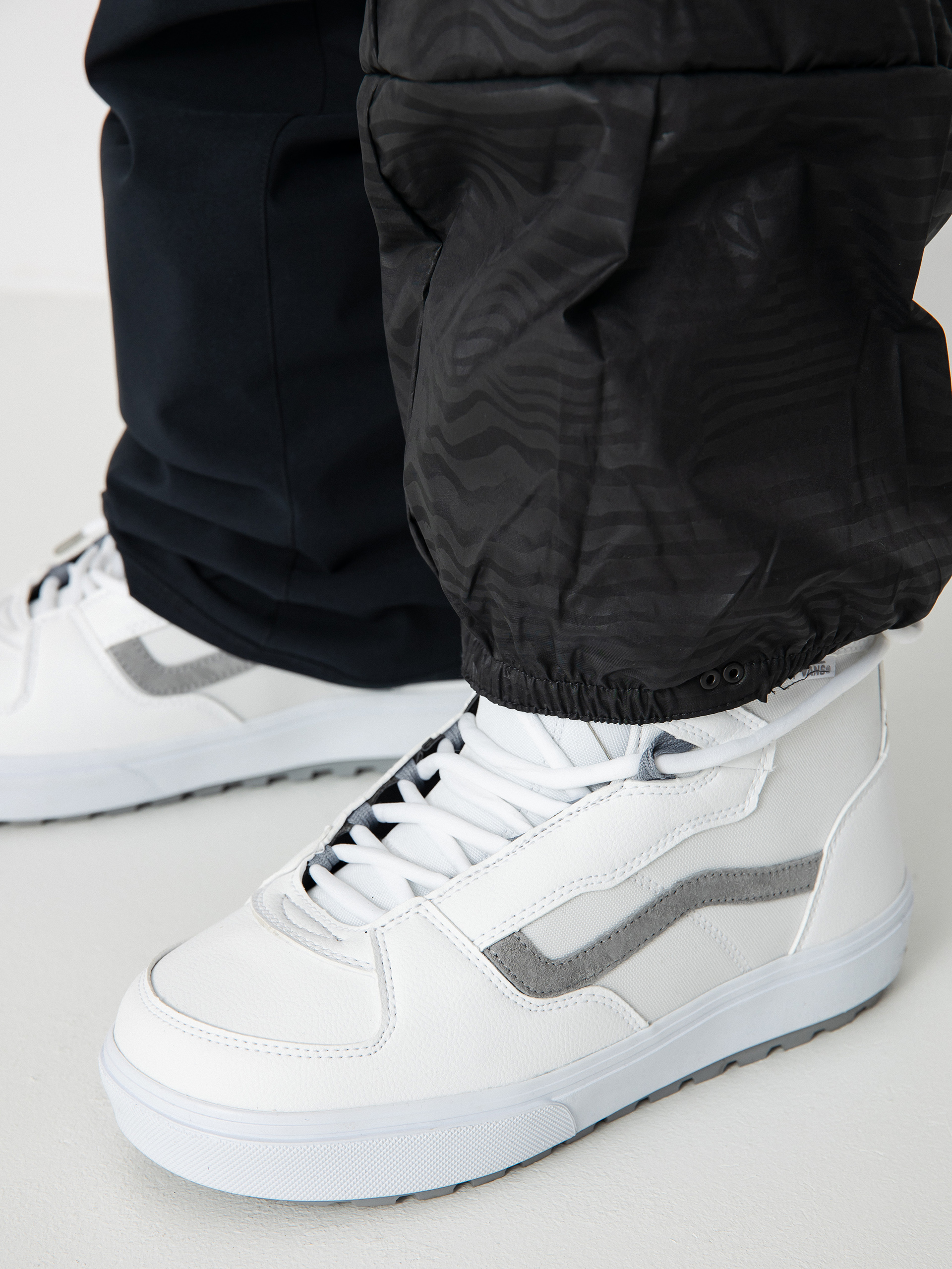 Férfi Snowboard nadrág Volcom Freakin Snow Chino (black)