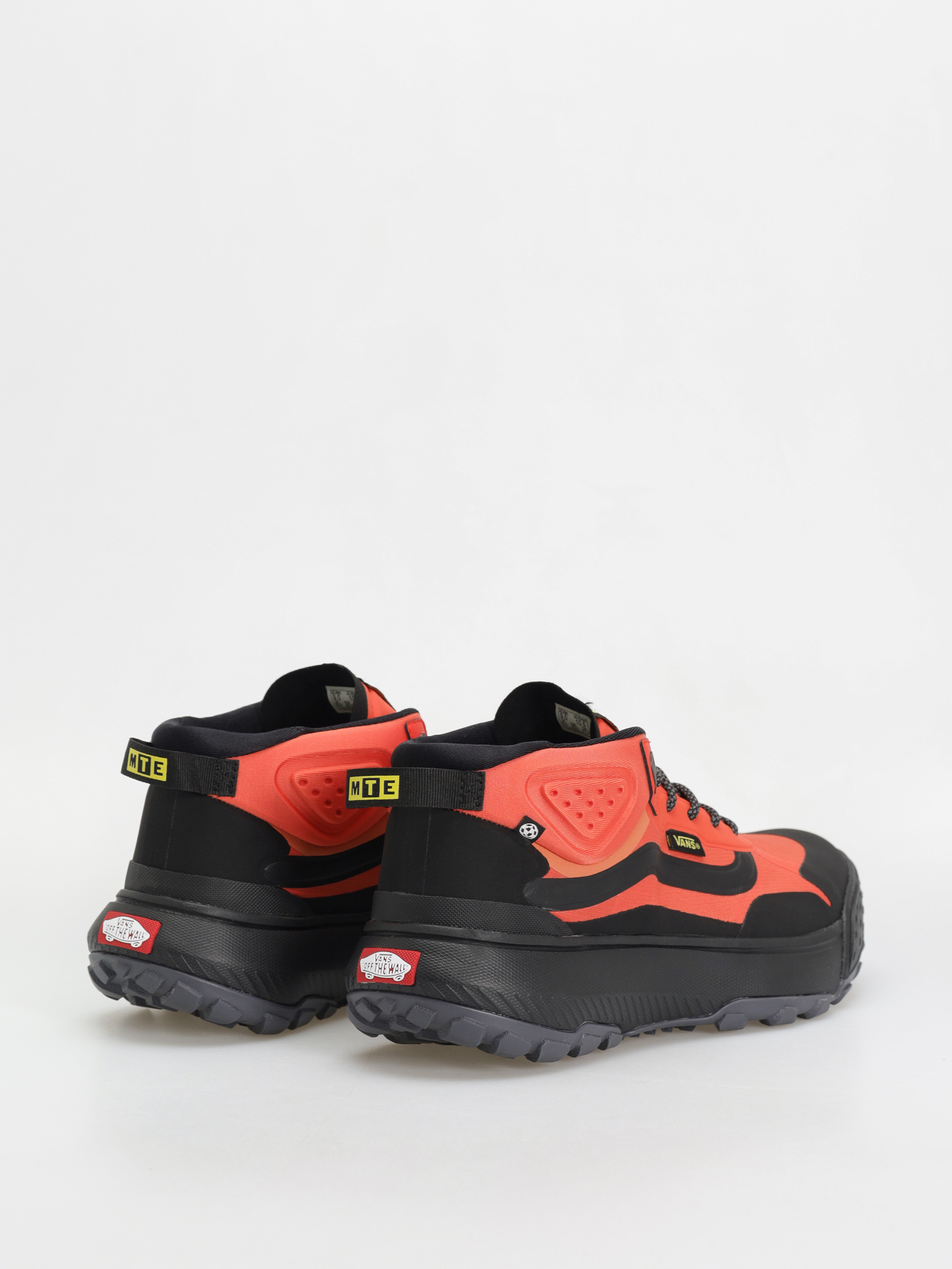 Vans Crosspath Mid MTE Cipők (orange/black)