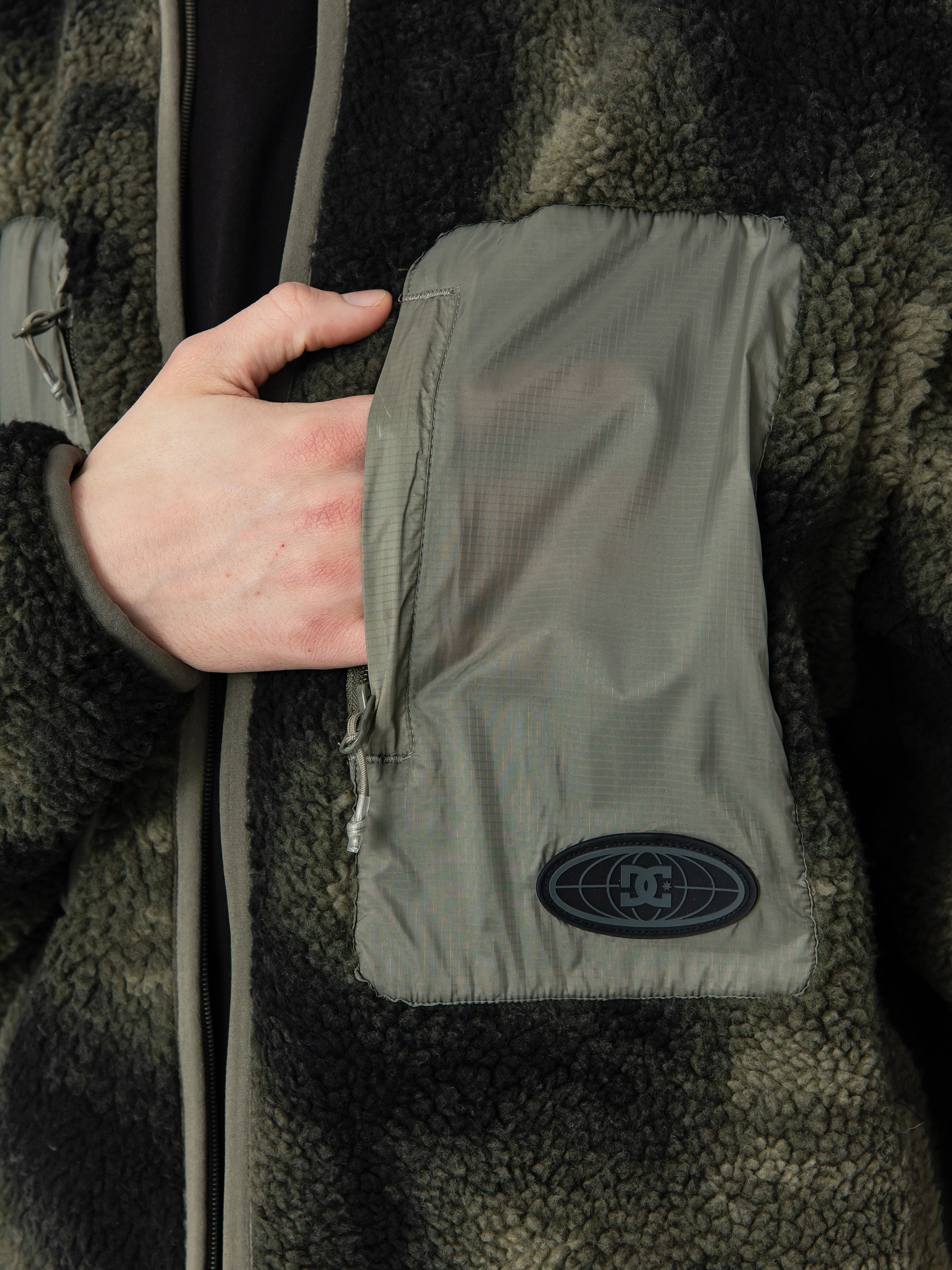 Férfi DC Traverse Polár pulóver (olive overspray prnt)