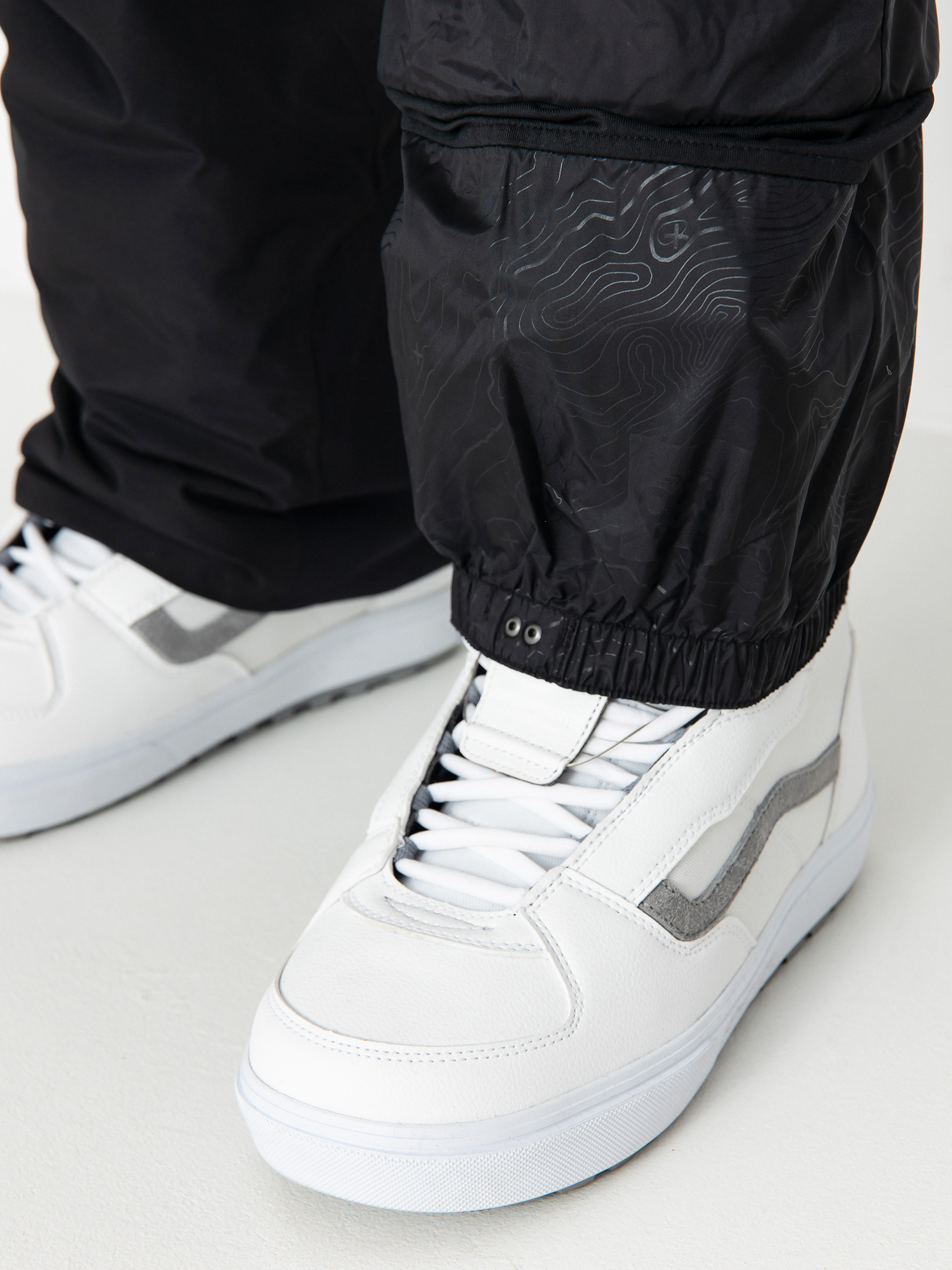 Férfi 686 Gore Tex Core Insulated Snowboard nadrág (black)