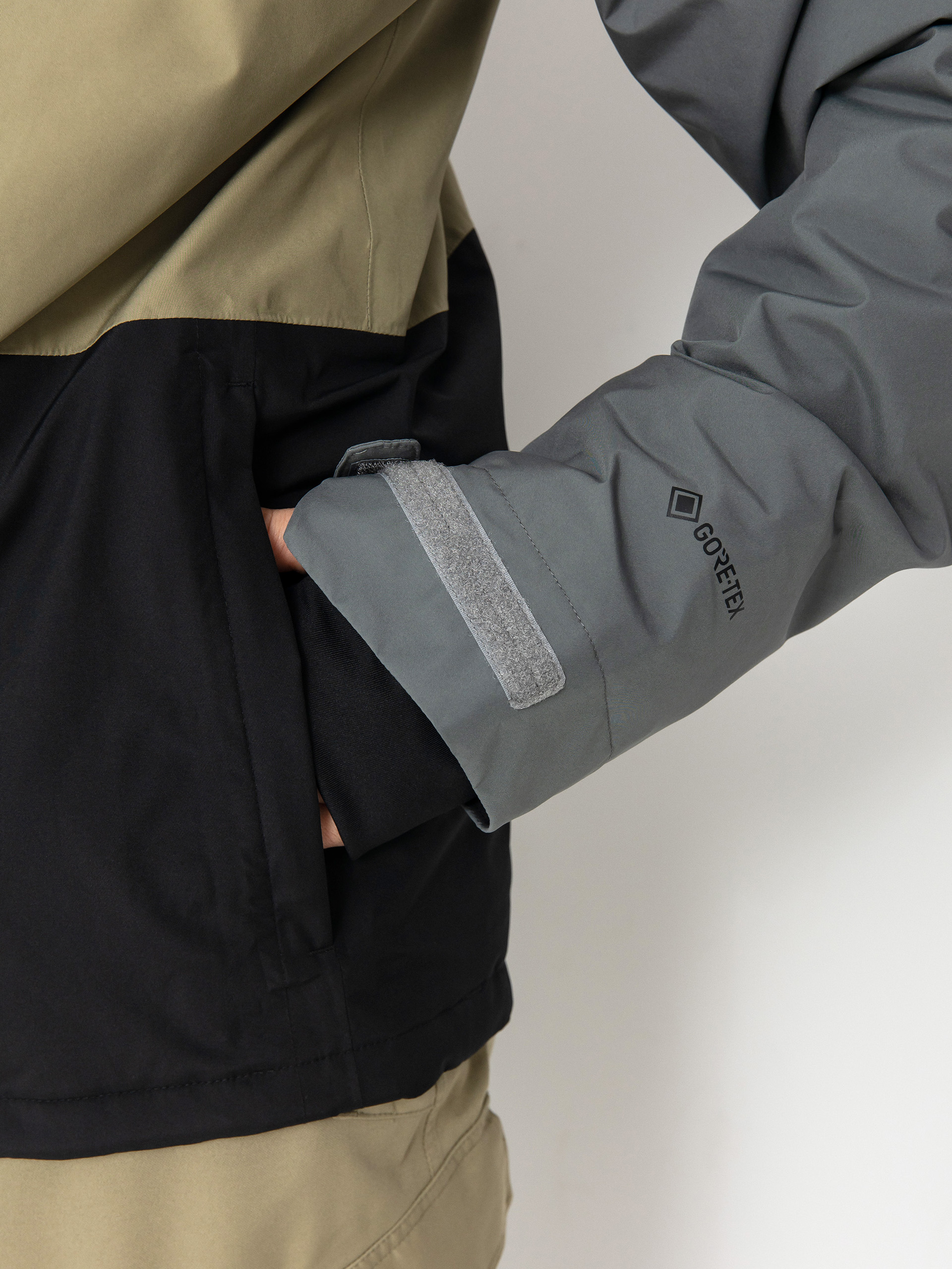 Férfi 686 Gore Tex Core Inslulated Snowboard dzseki (rhino grey colorblock)