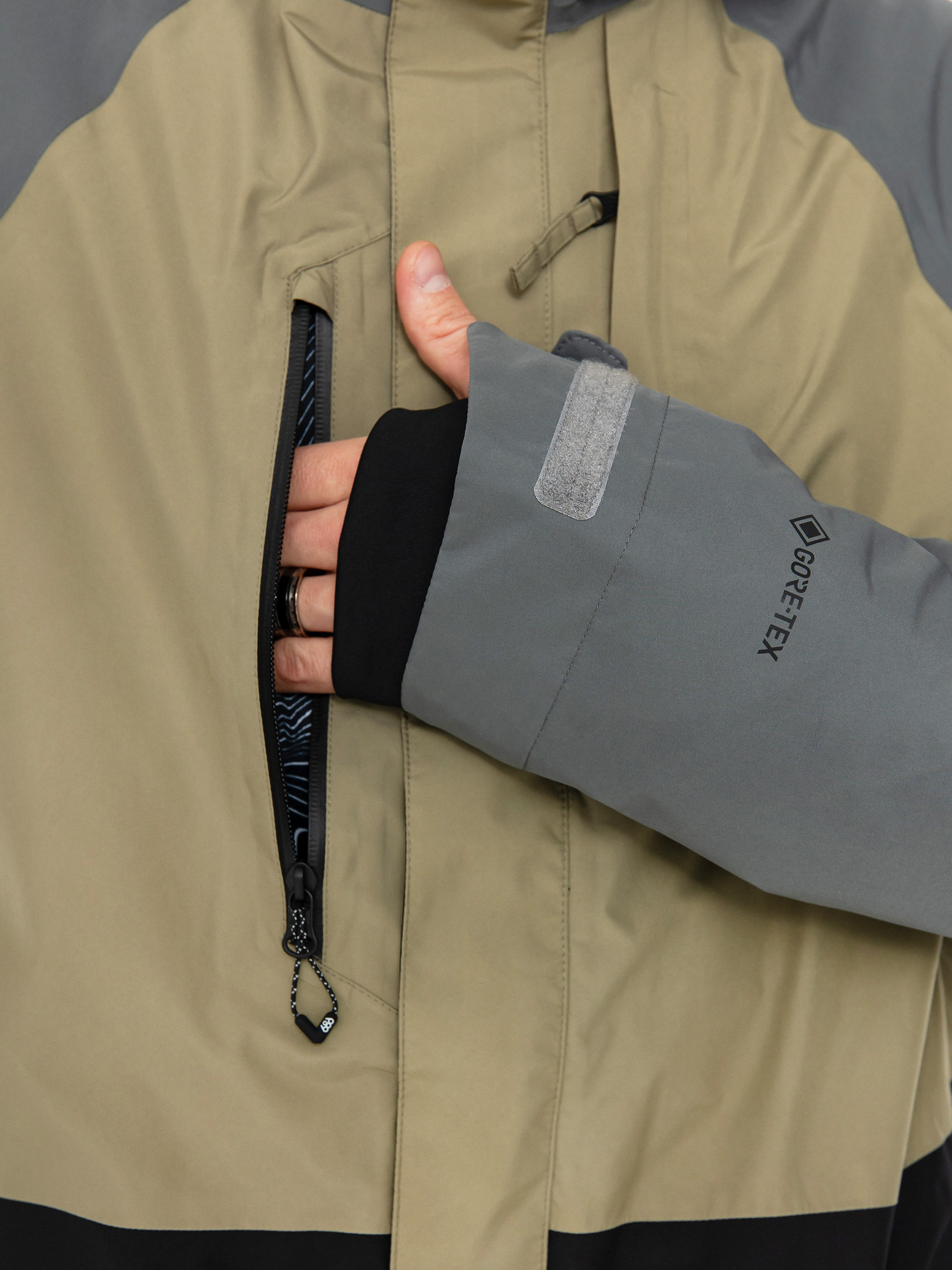 Férfi 686 Gore Tex Core Inslulated Snowboard dzseki (rhino grey colorblock)