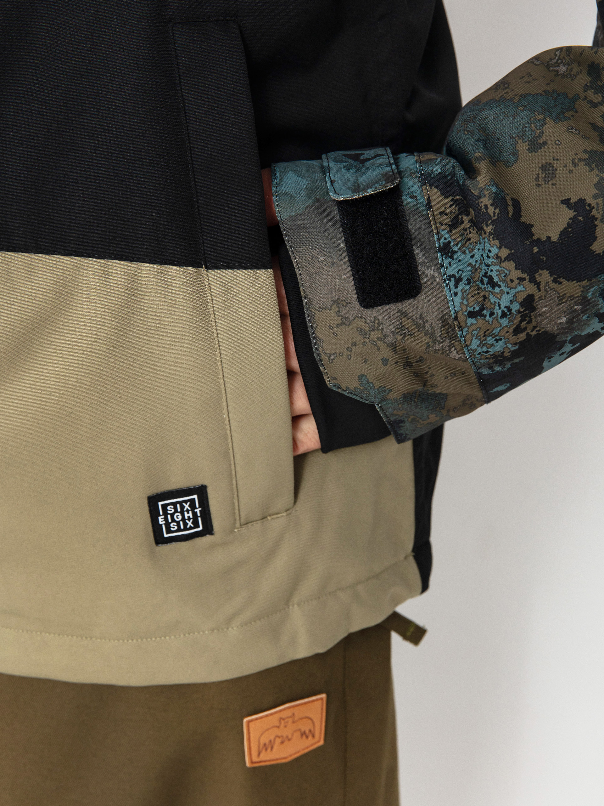 Férfi 686 Geo Insulated Snowboard dzseki (cypress green hemisphere colorblock)