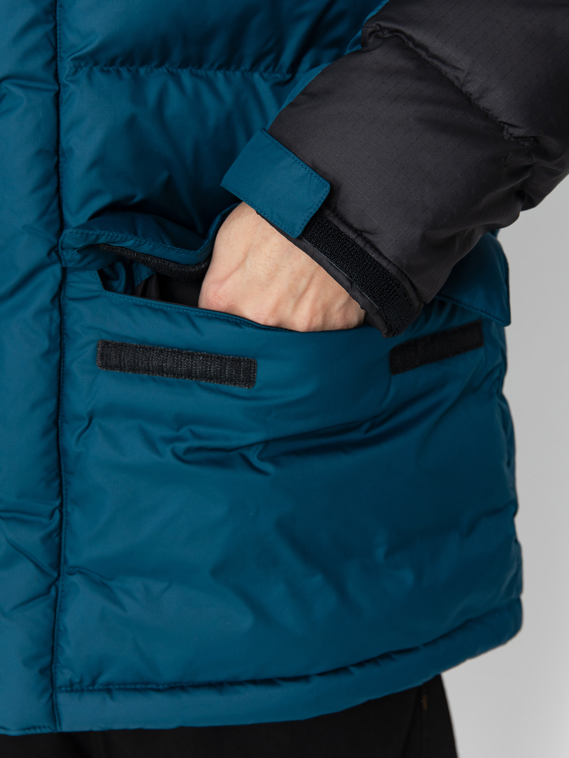 Dzseki The North Face Limbara Insulated Parka (midnight petrol)