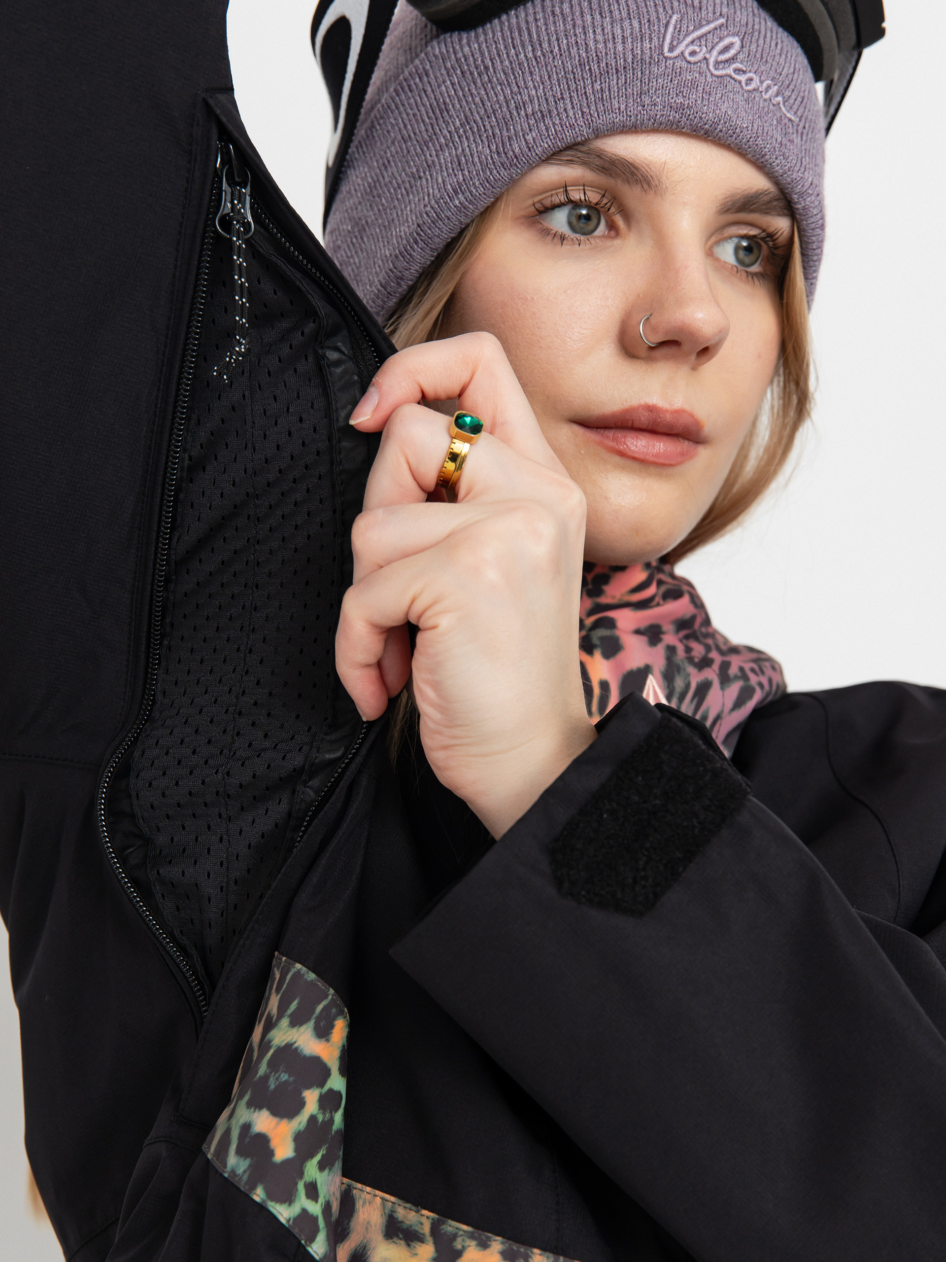 Női Snowboard dzseki Volcom Ashfield Pullover (black)