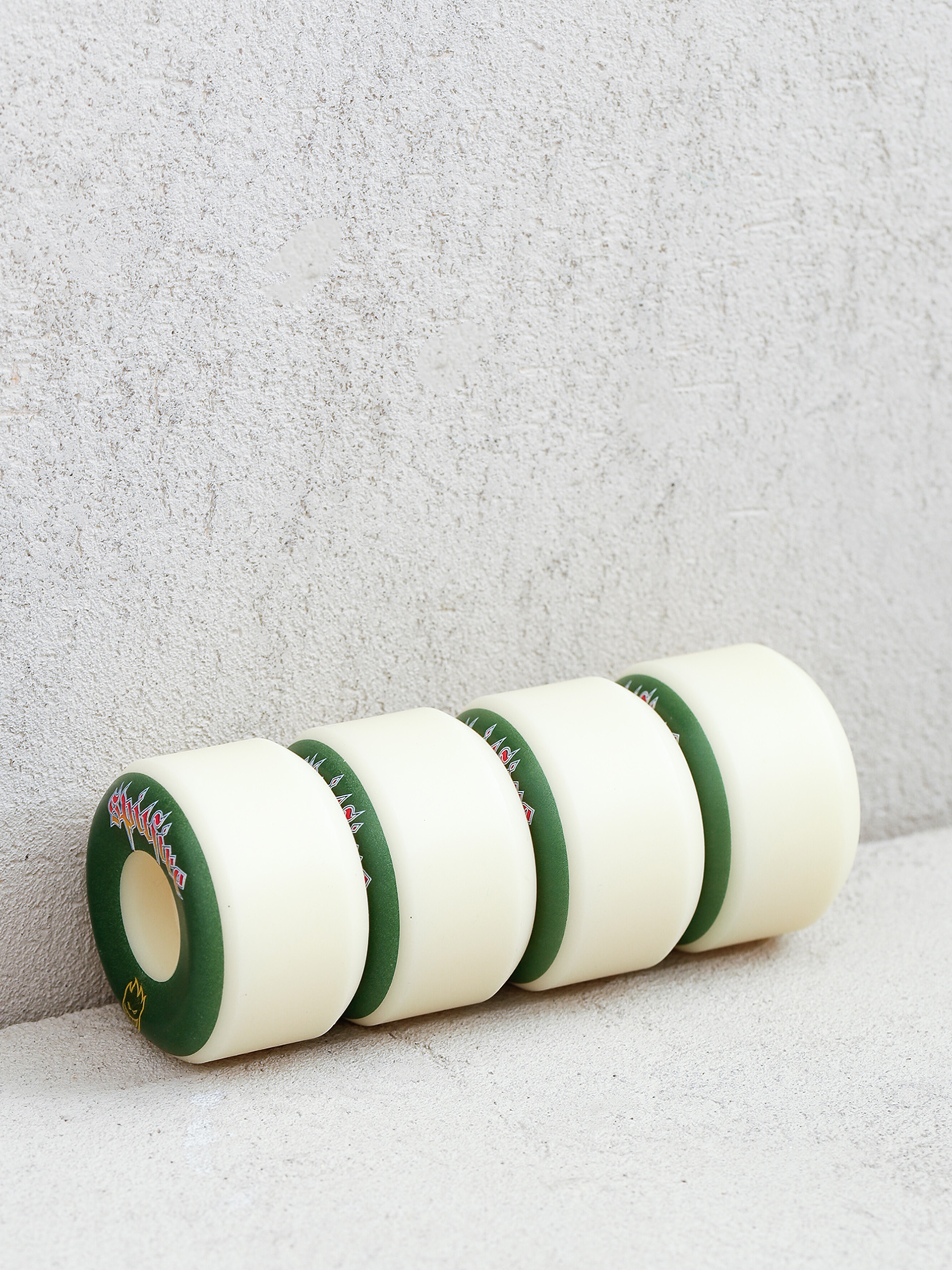 Spitfire F4 99D Venom Script Conical Full Gördeszka kerék (natural/green)