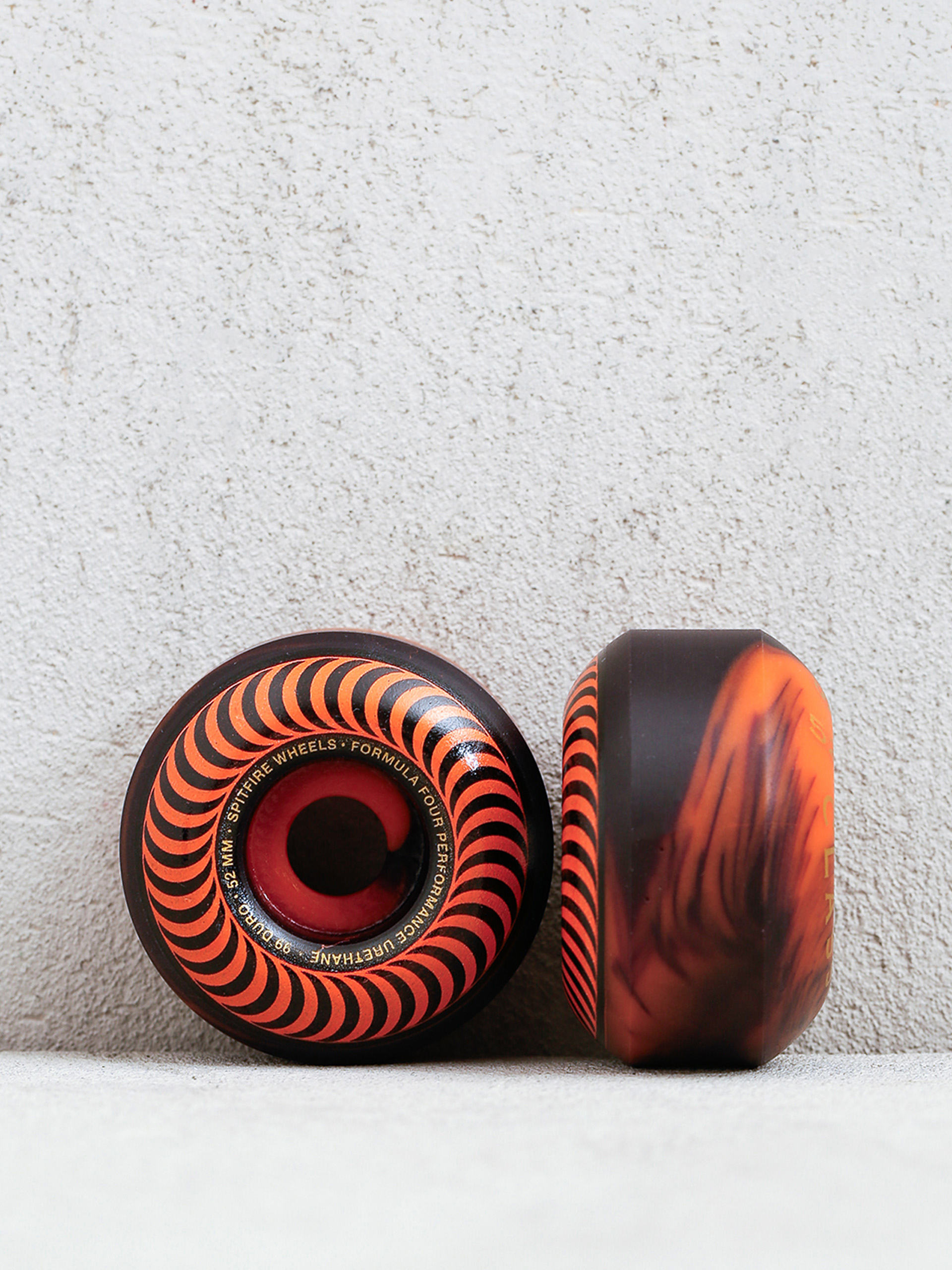 Spitfire F4 99D Swirl Classic Gördeszka kerék (black/orange)