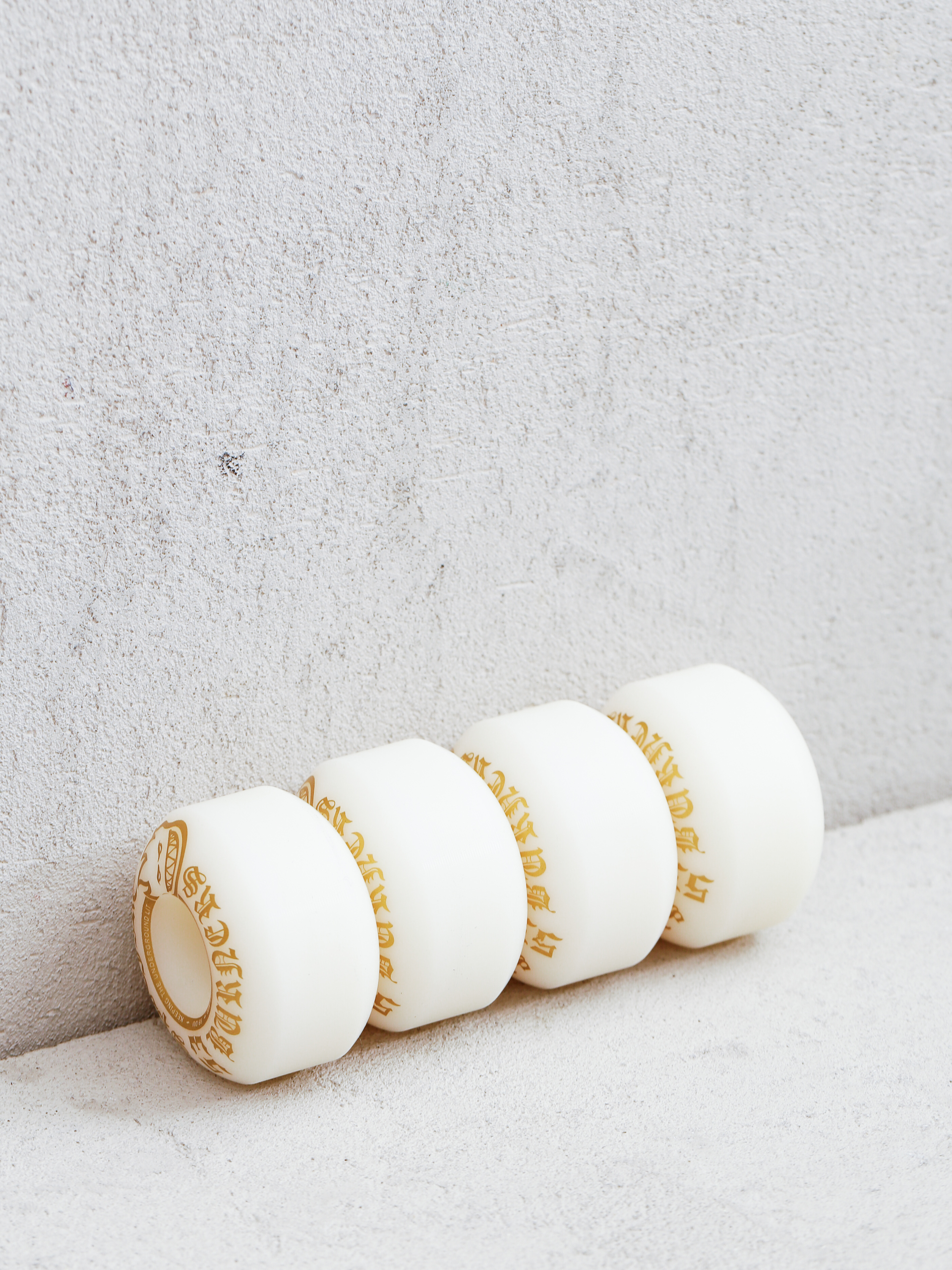 Spitfire 99D Burners Gördeszka kerék (white/gold)