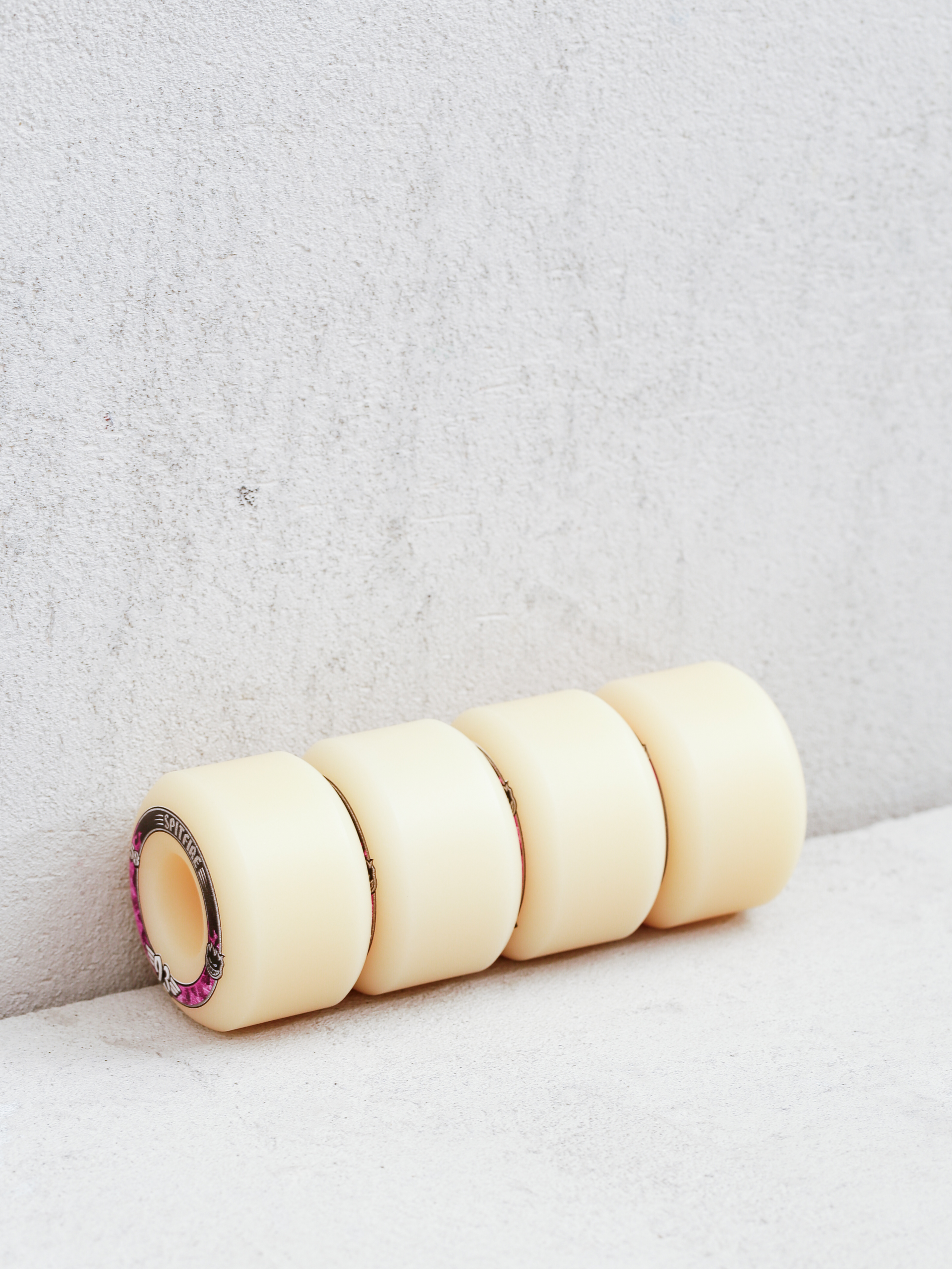 Spitfire F4 93D Radials Gördeszka kerék (natural/purple)