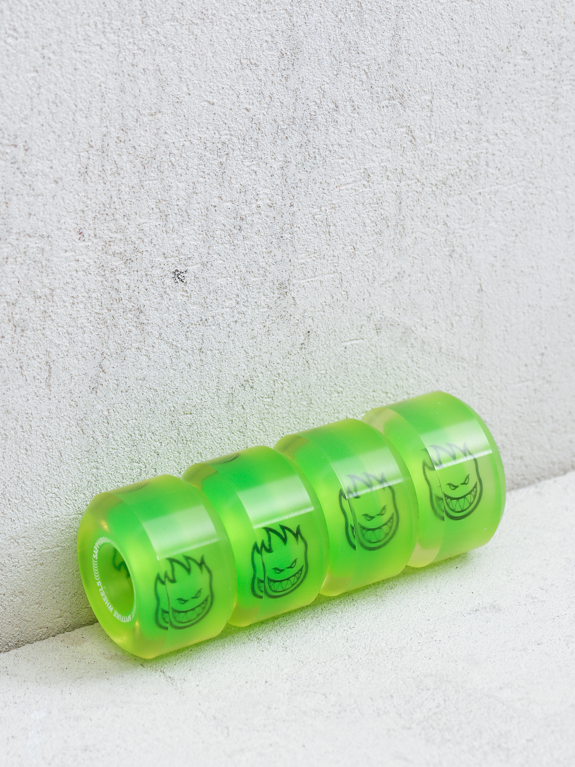 Spitfire 90D Neon Sapphire Conical Full Gördeszka kerék (green)