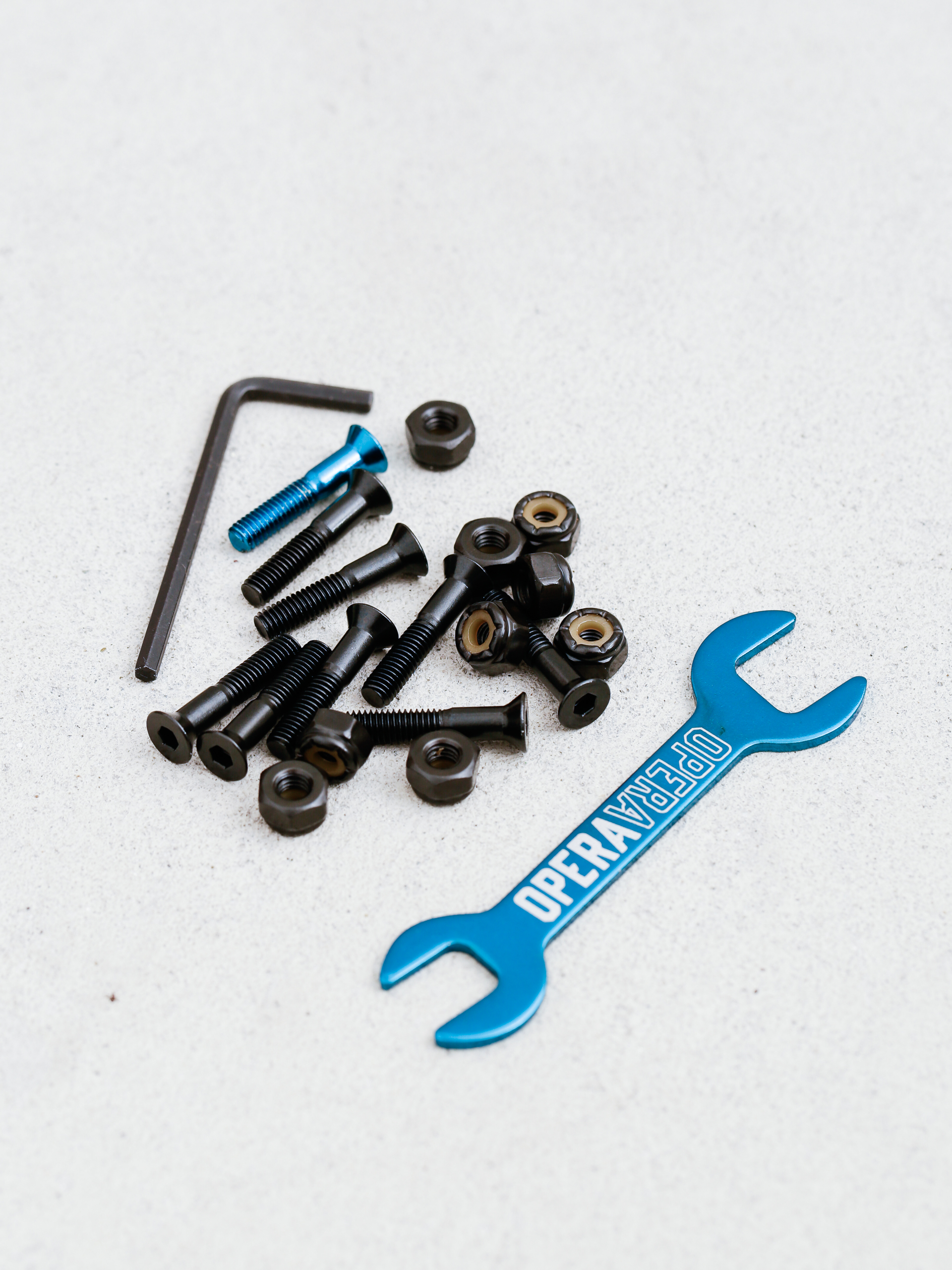 Opera Allen Hardware Csavarku00e9szlet (black/blue)