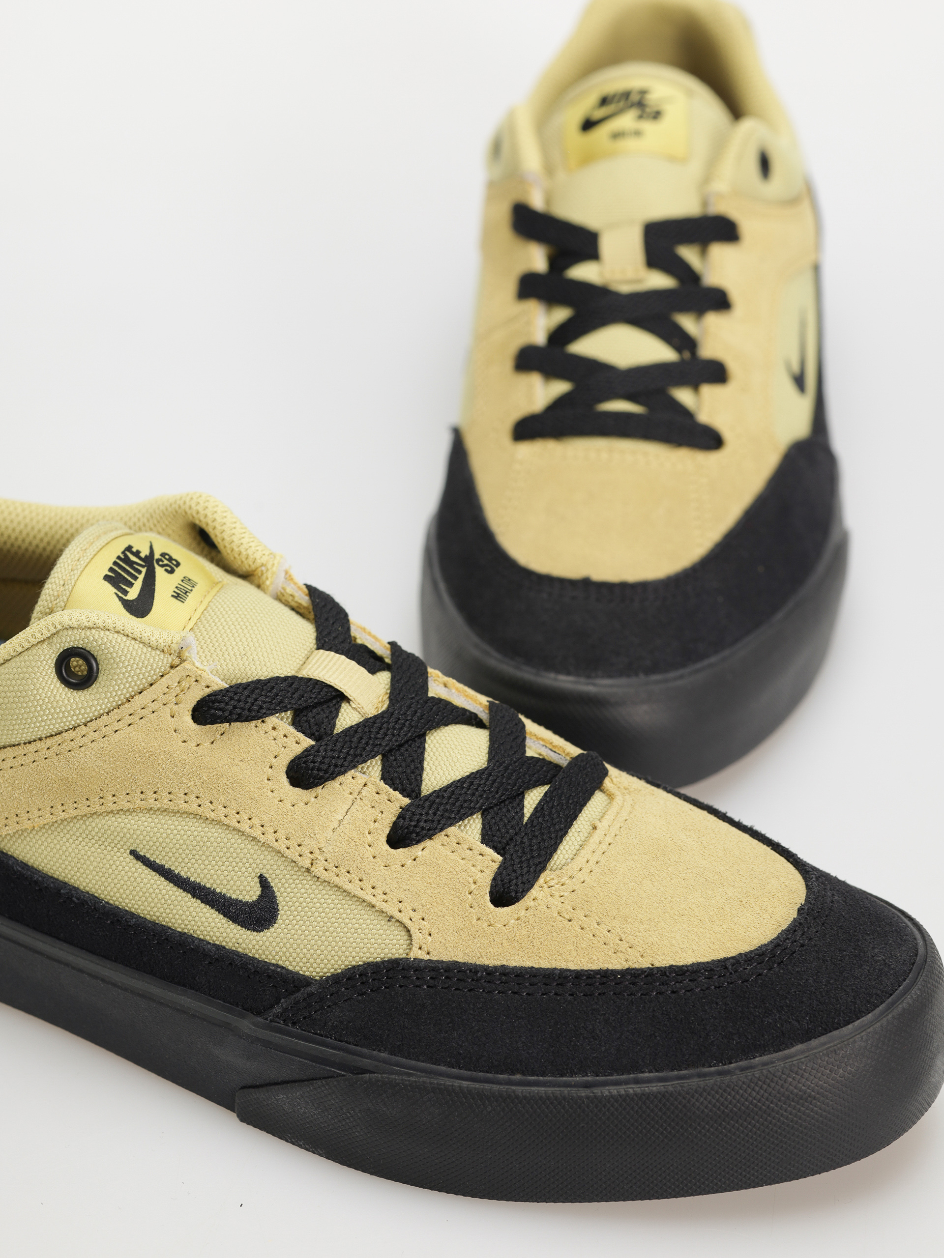 Nike SB Malor TE Cipők (buff gold/black black cinnamon)