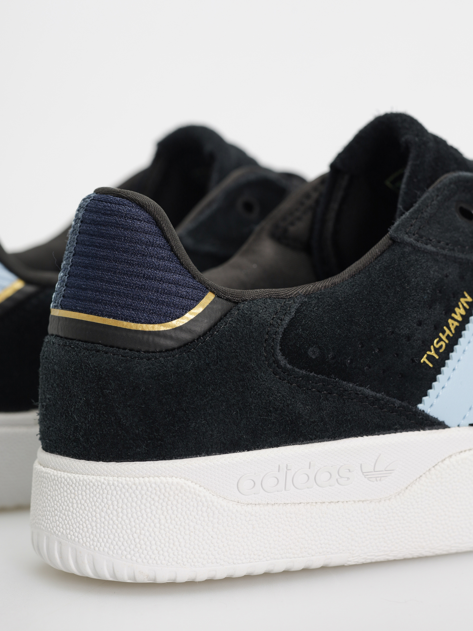 adidas Tyshawn Low Cipők (cblack/clesky/conavy)