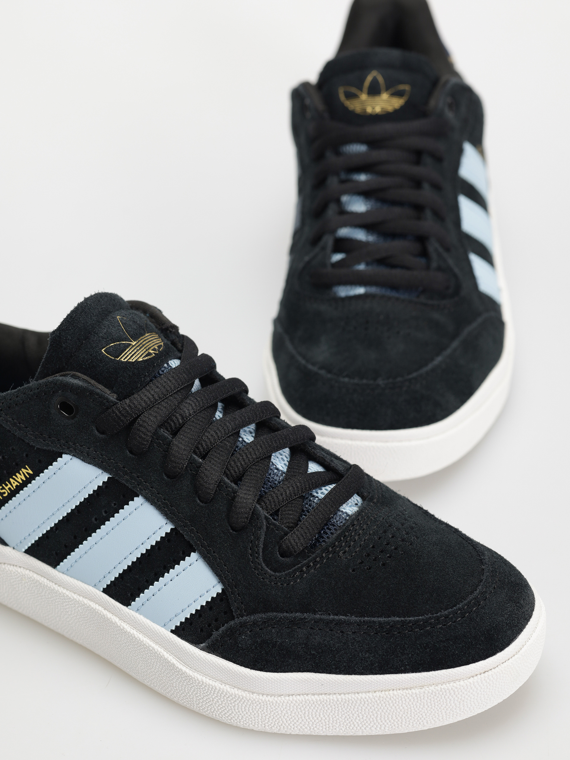 adidas Tyshawn Low Cipők (cblack/clesky/conavy)