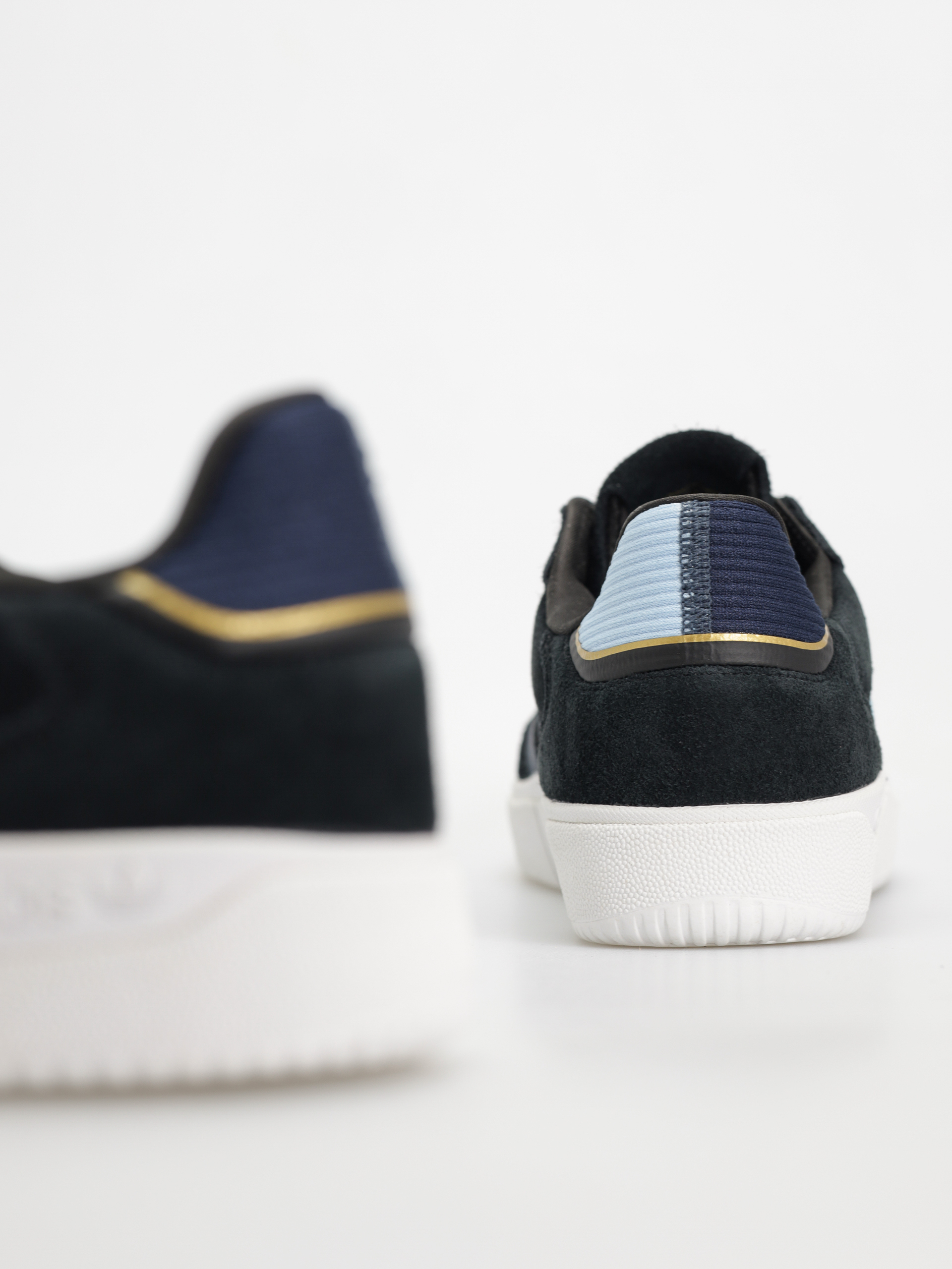 adidas Tyshawn Low Cipők (cblack/clesky/conavy)