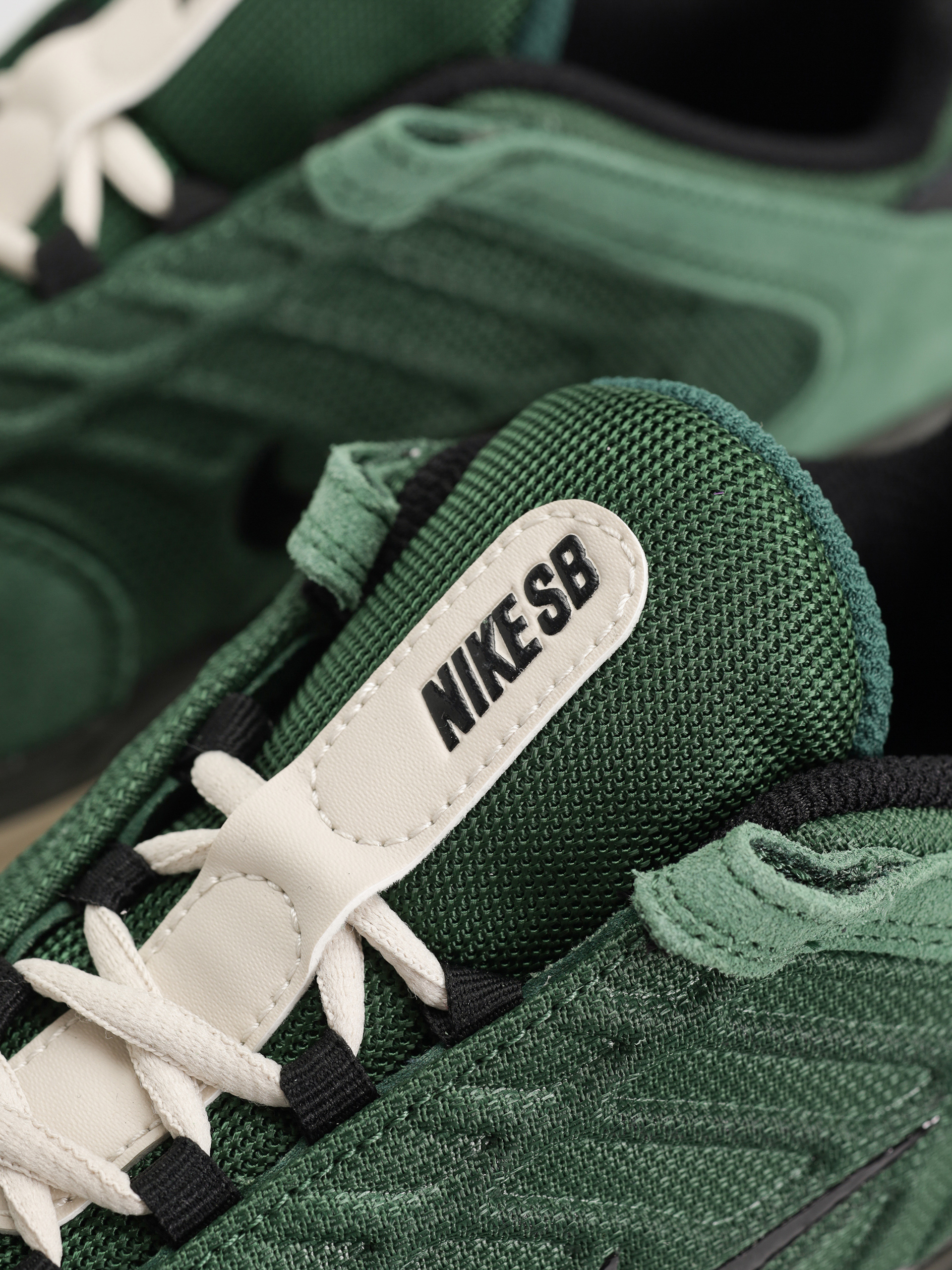 Nike SB Vertebrae Cipők (fir/black sequoia lt orewood brn)