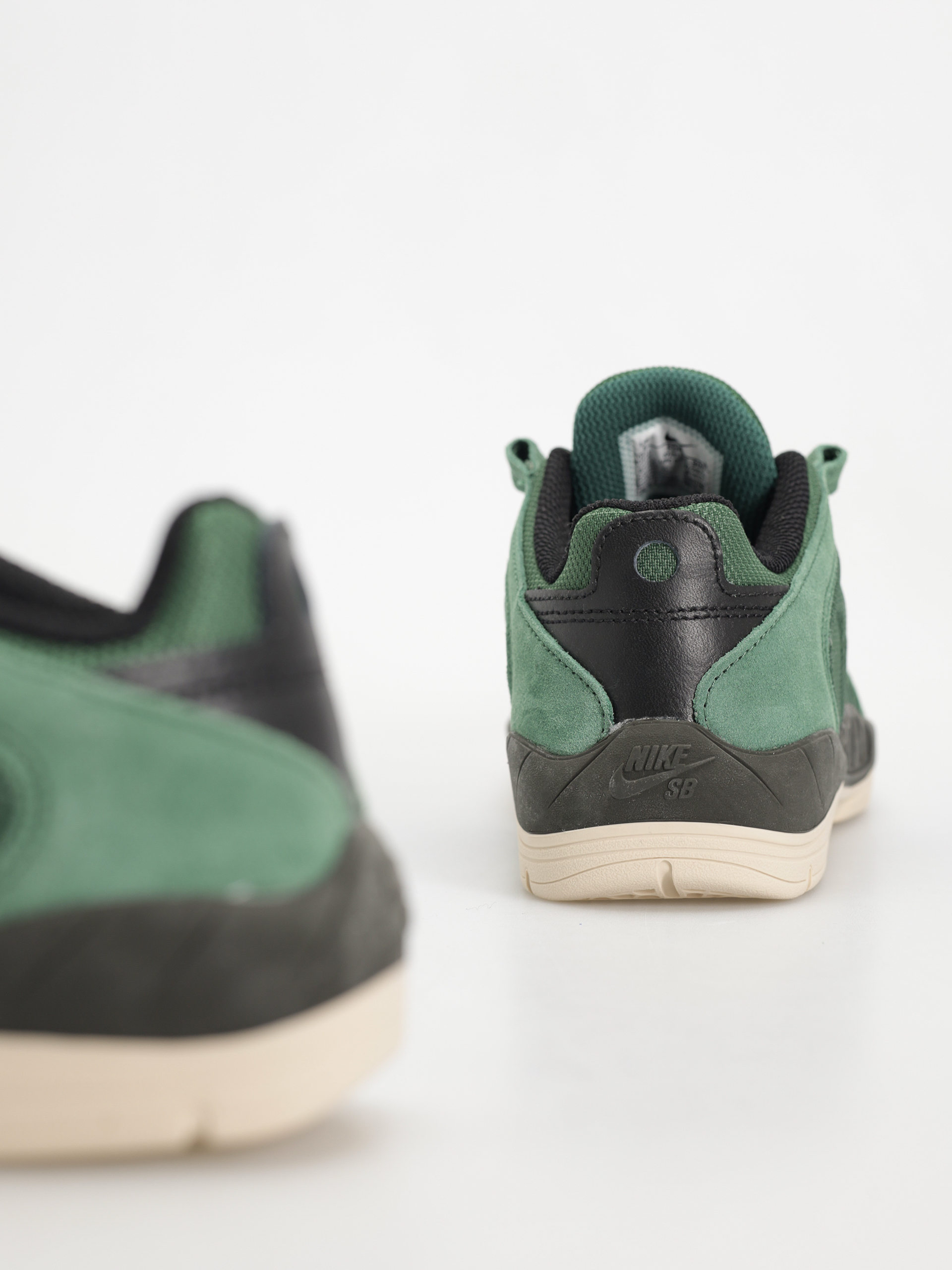 Nike SB Vertebrae Cipők (fir/black sequoia lt orewood brn)