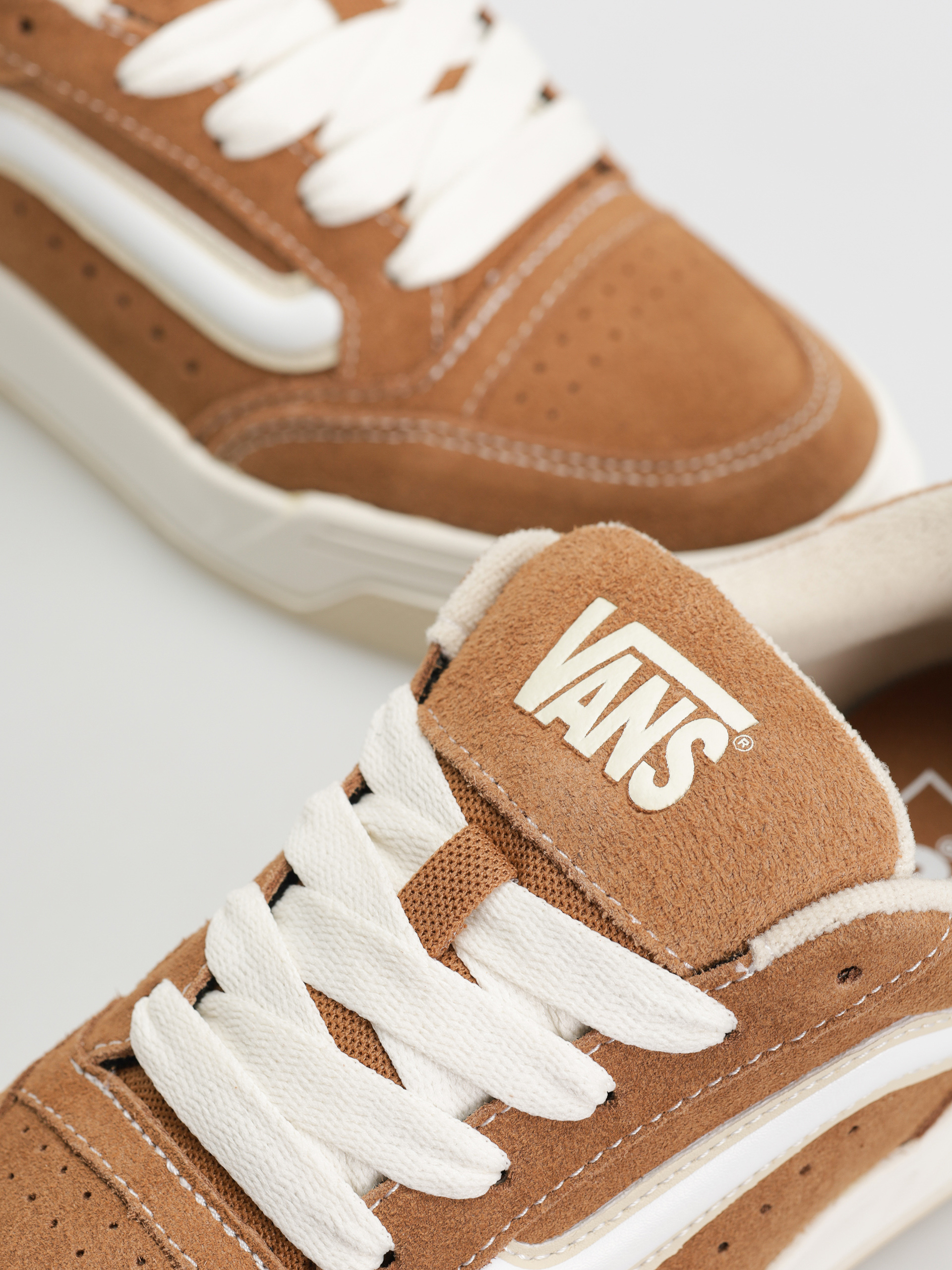 Vans Hylane Cipők (brown)
