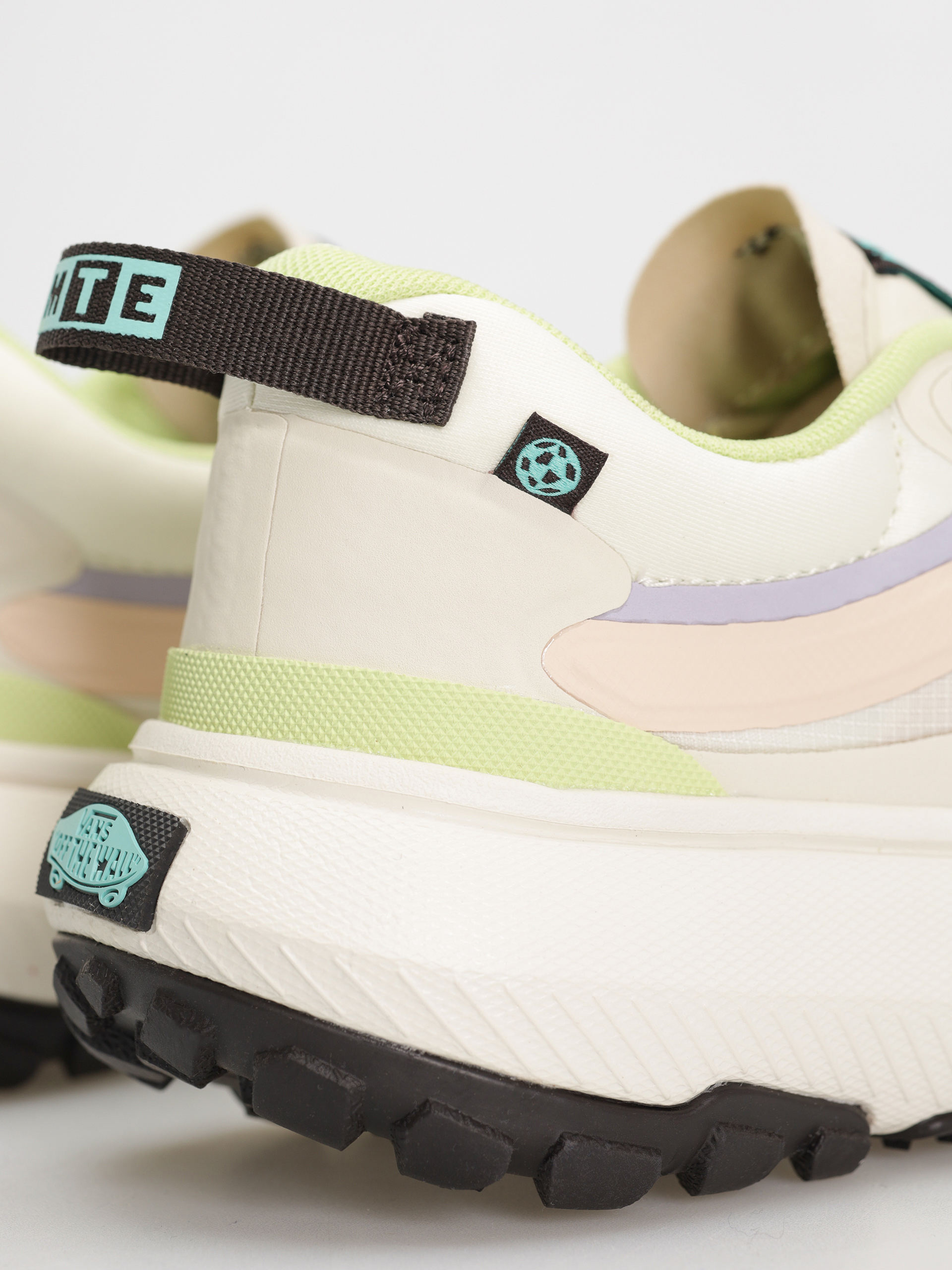 Vans Mte Crosspath Cipők (natural/multi)