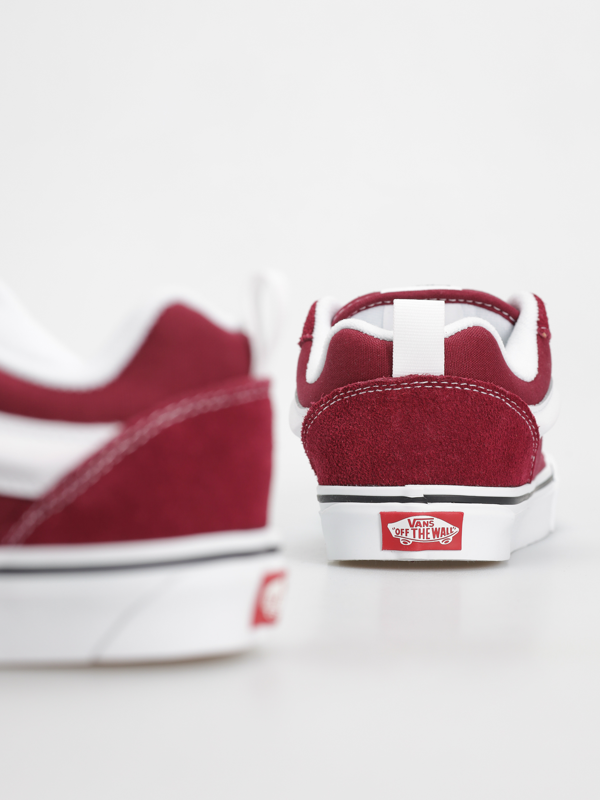 Vans Knu Skool Cipők (color theory rhododendron)