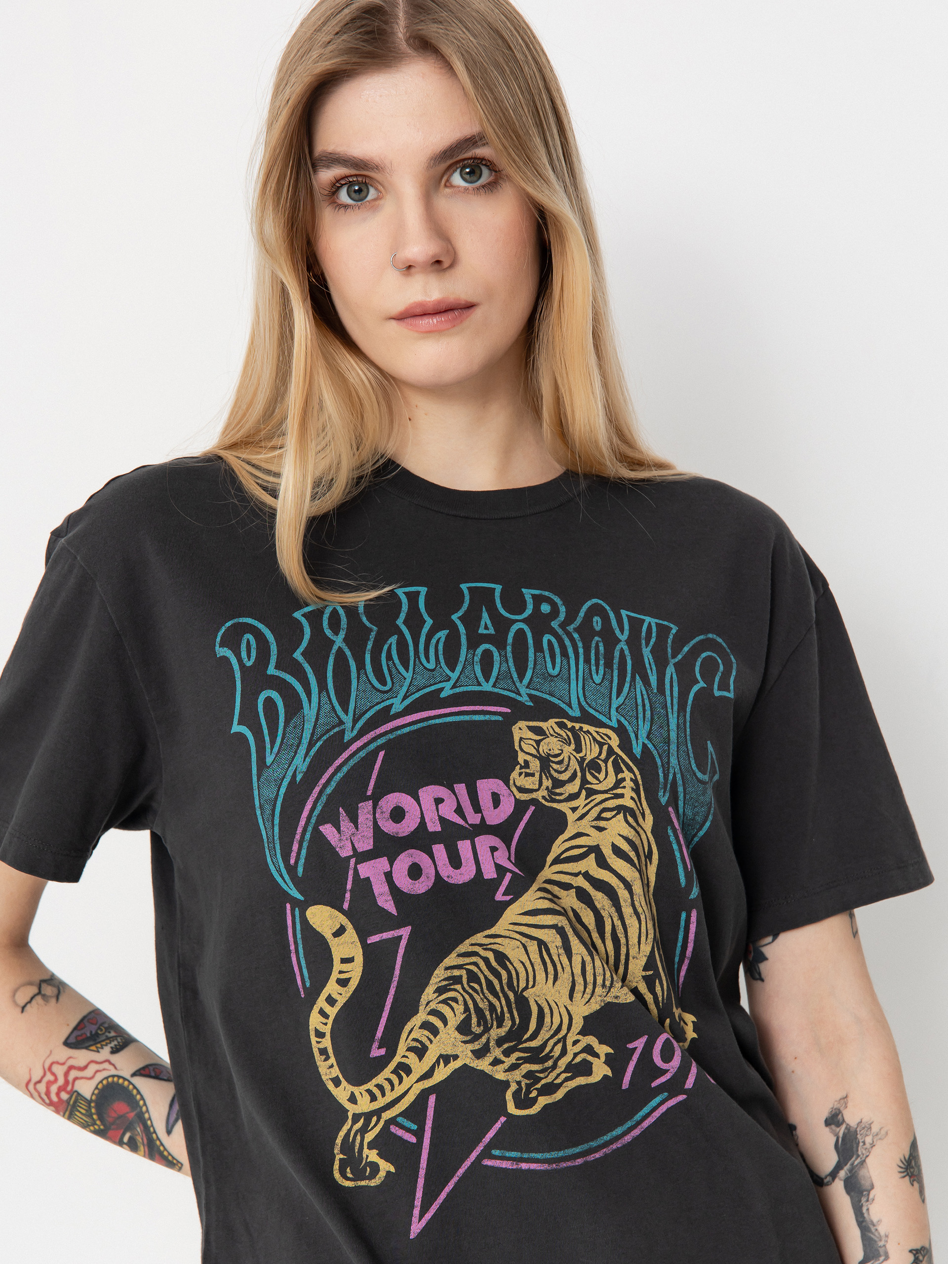 Billabong World Tour 73 Wmn Póló (off black)