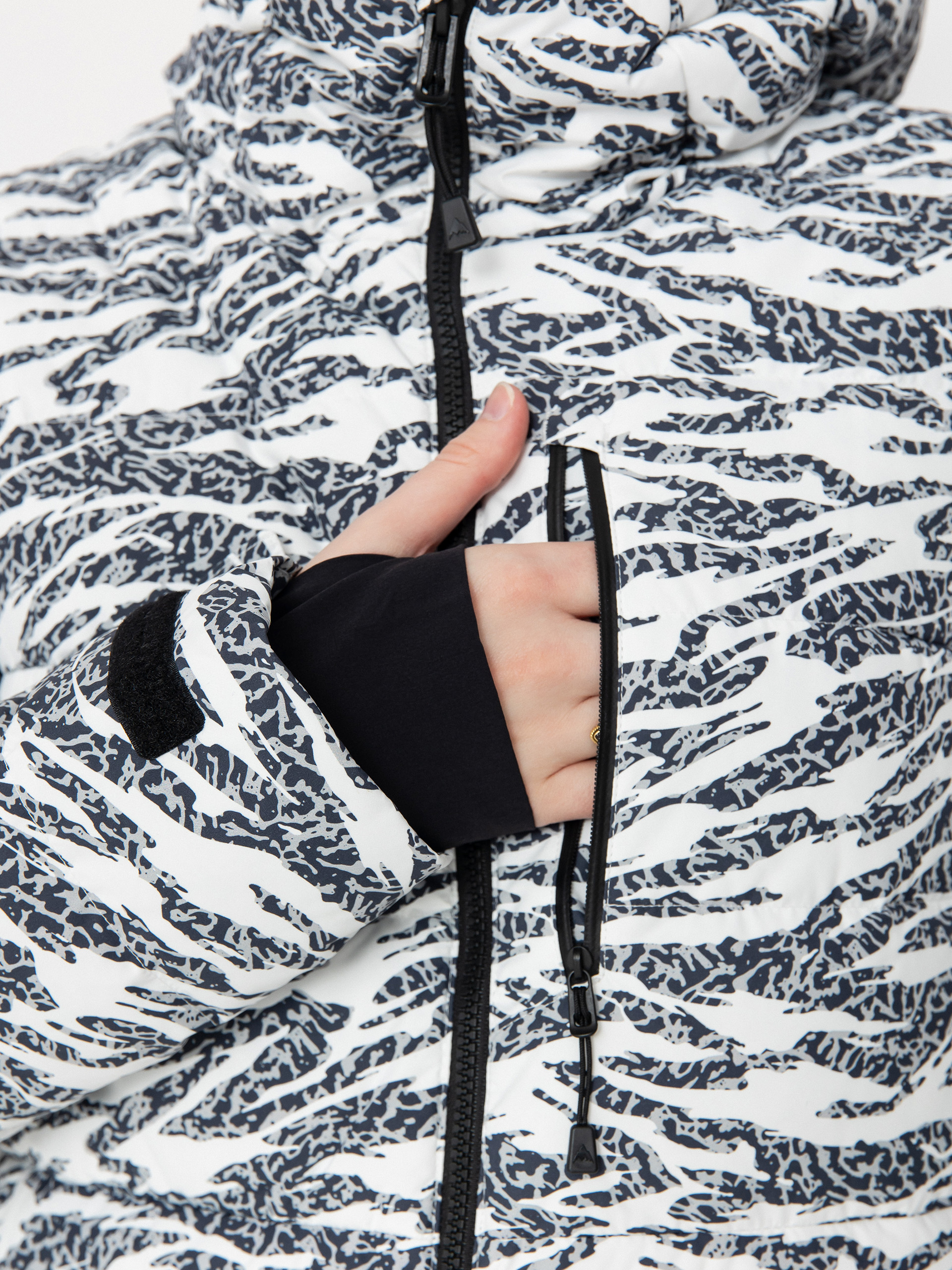 Női Snowboard dzseki Burton Loyil Down (zebra camo)