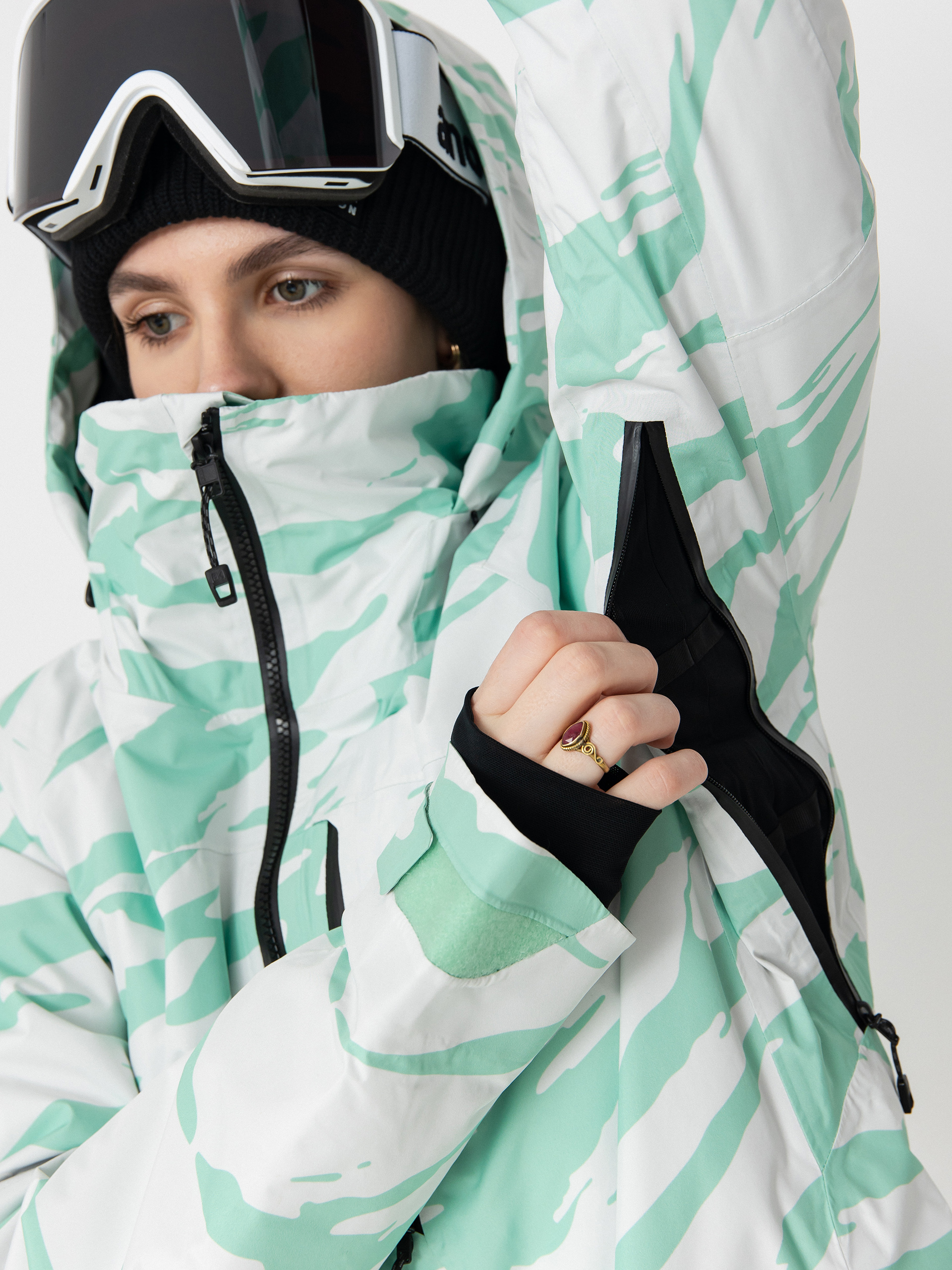 Női Snowboard dzseki Burton Ak Gore Tex Embark (oversized zebra)