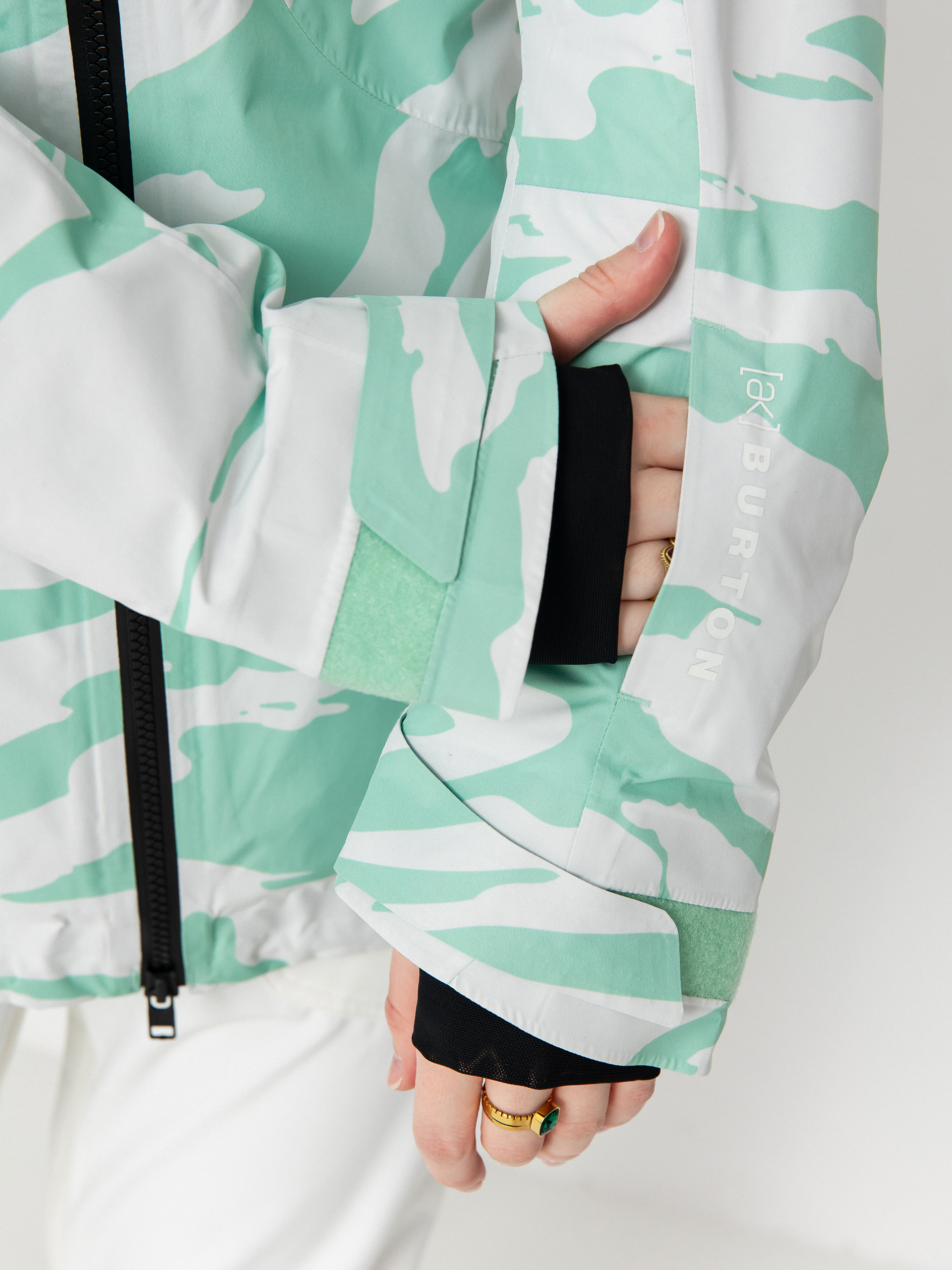 Női Snowboard dzseki Burton Ak Gore Tex Embark (oversized zebra)