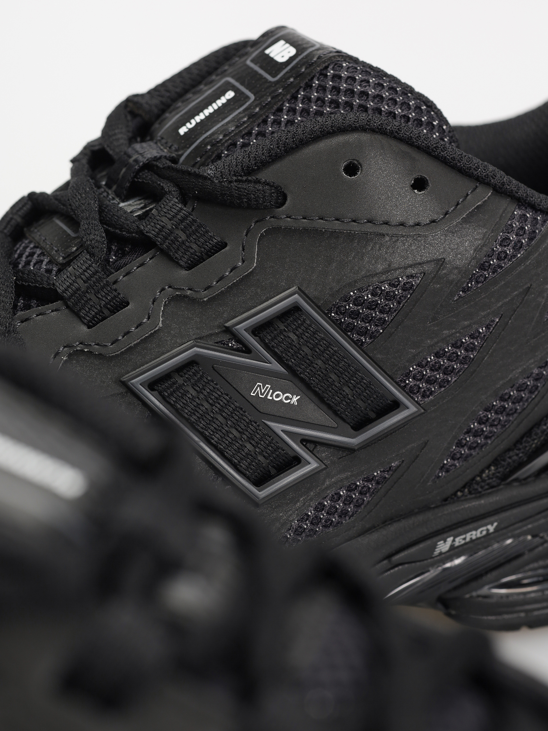 New Balance 1906 Cipők (black)