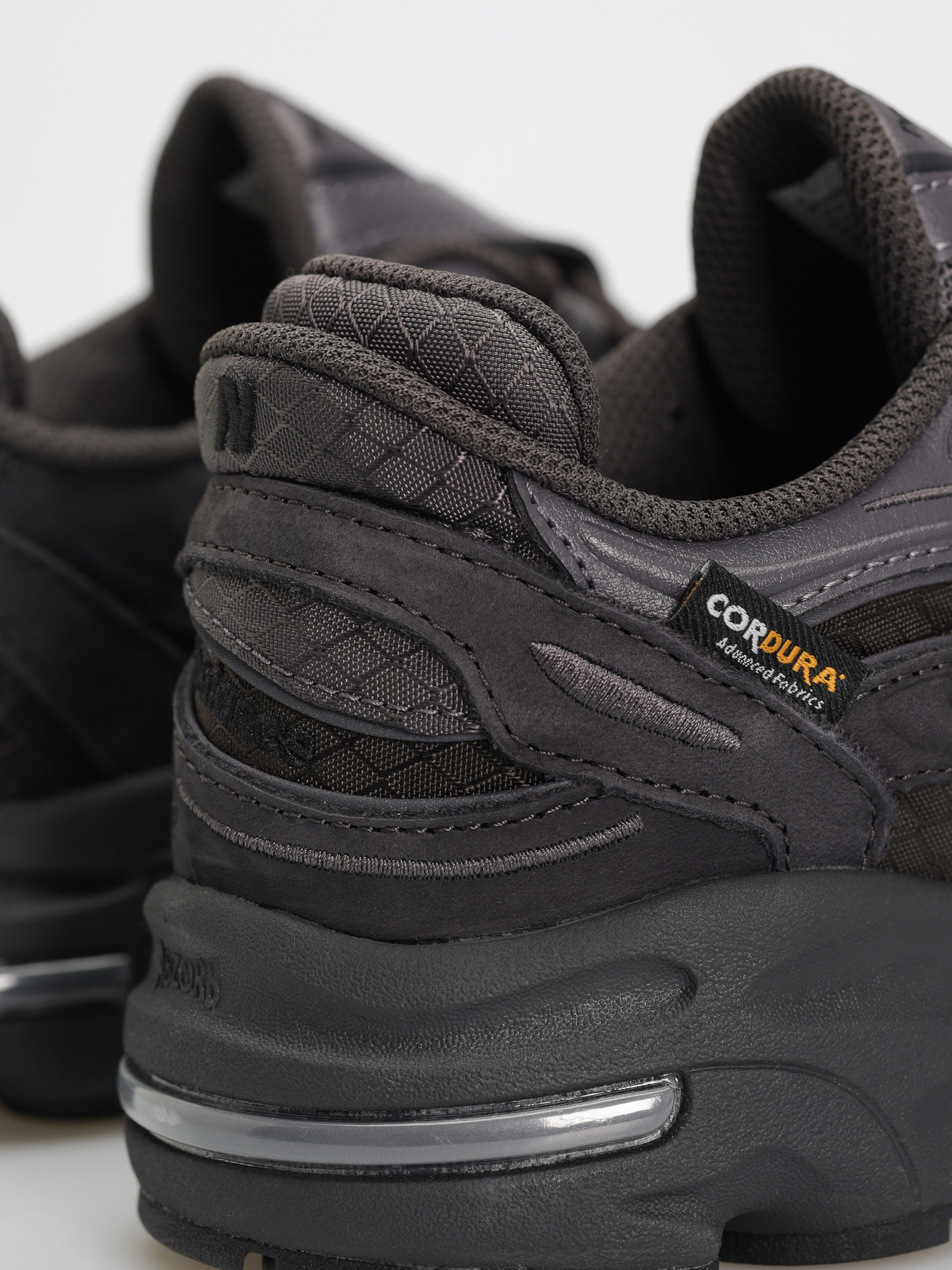 New Balance 1000 Cipők (black cement)