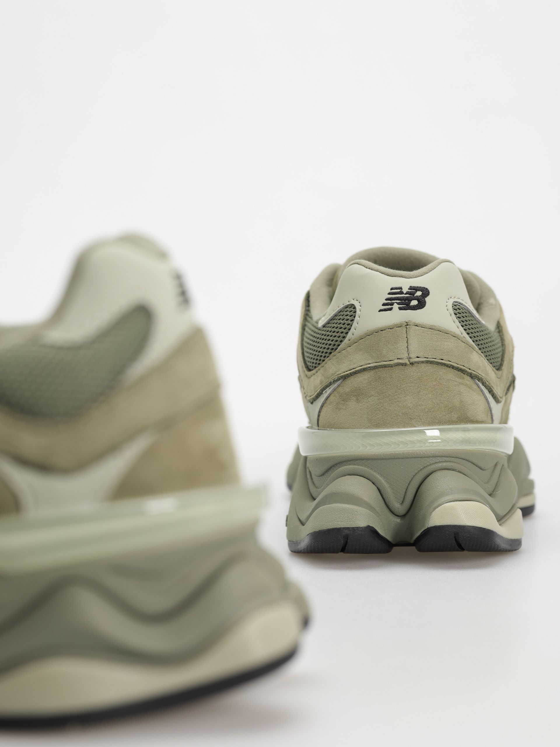 New Balance 9060 Cipők (dark olivine)