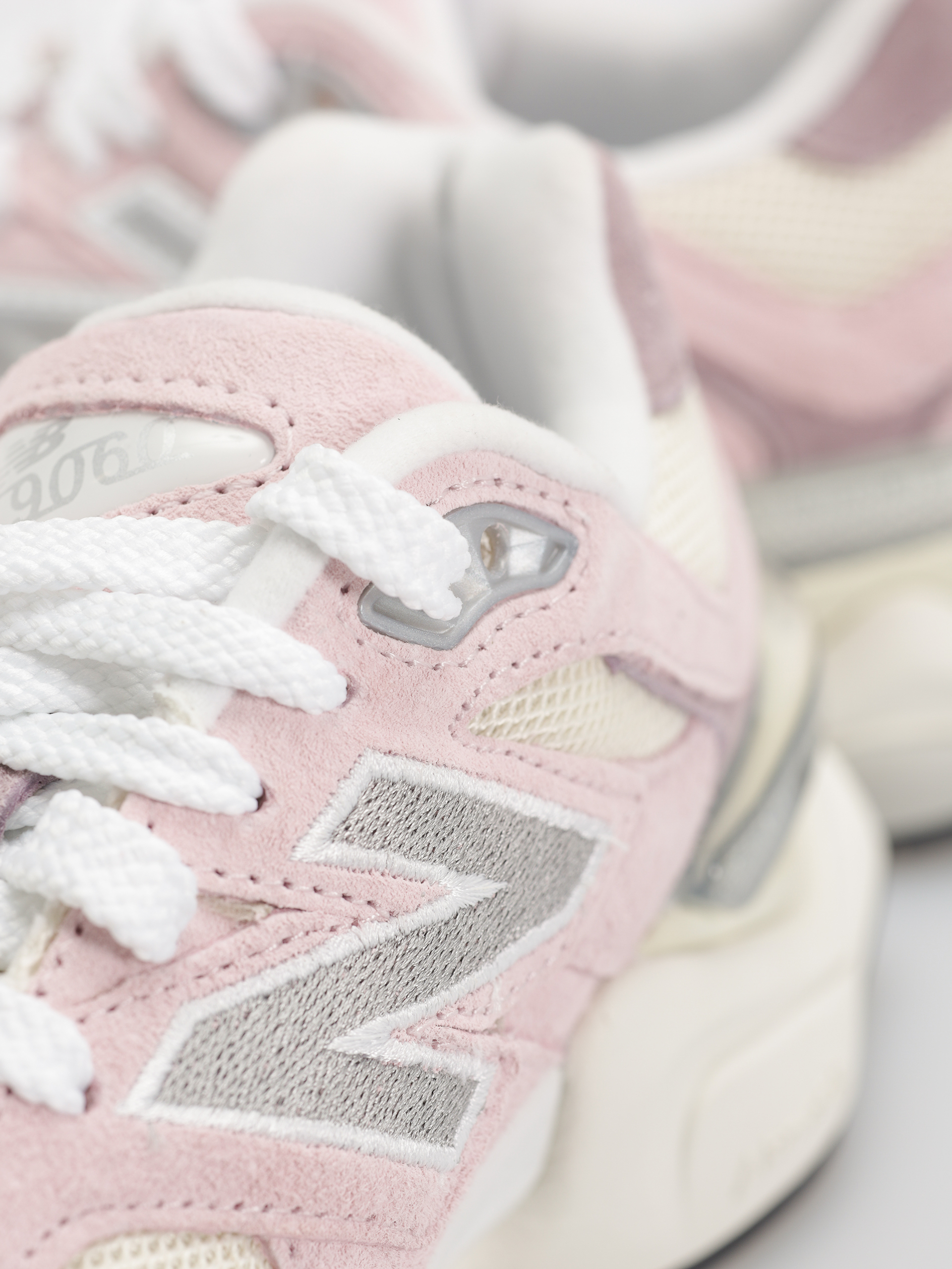 New Balance 9060 Cipők (rose sugar)