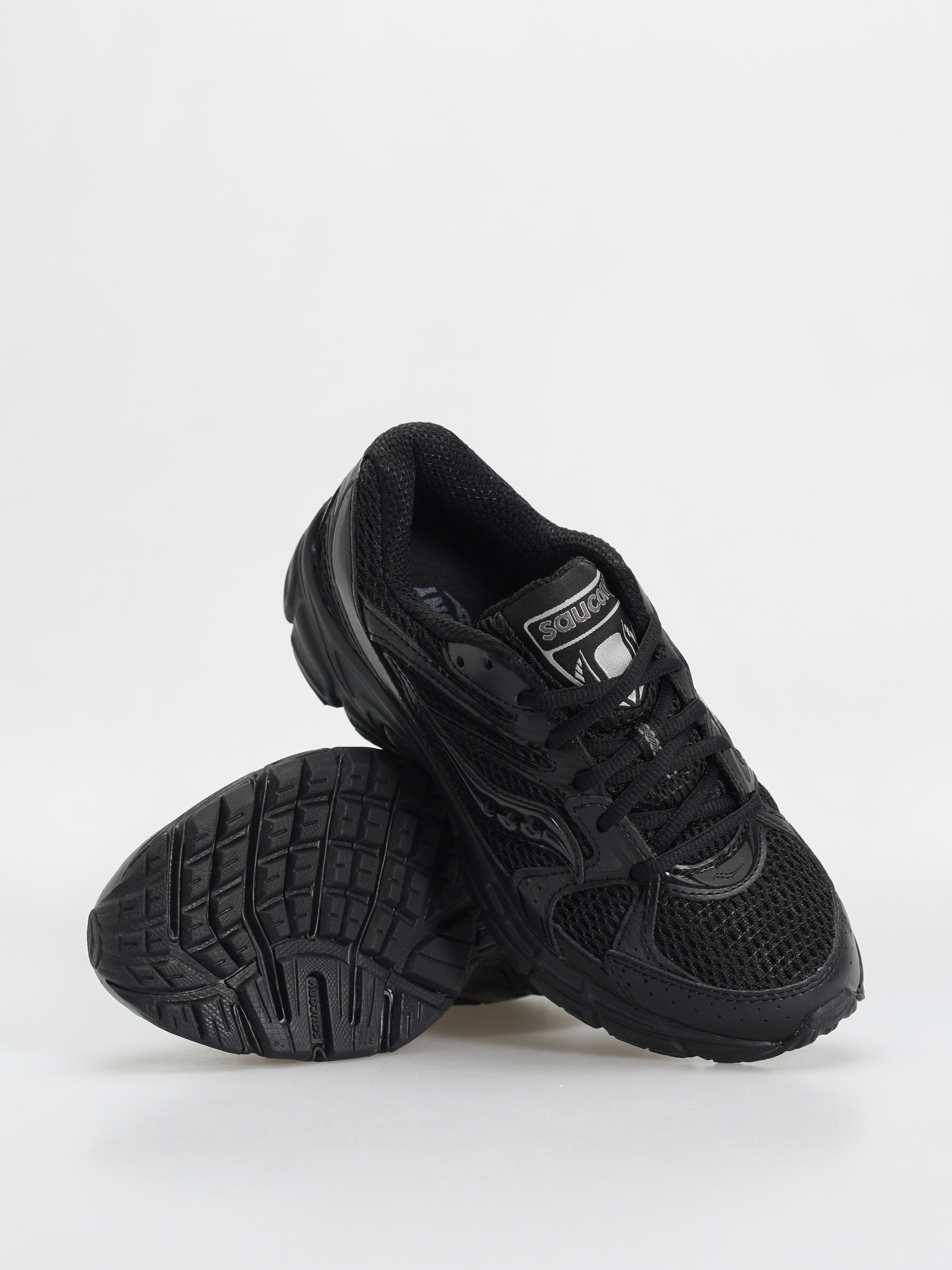 Saucony Ride Millenium Cipők (black)