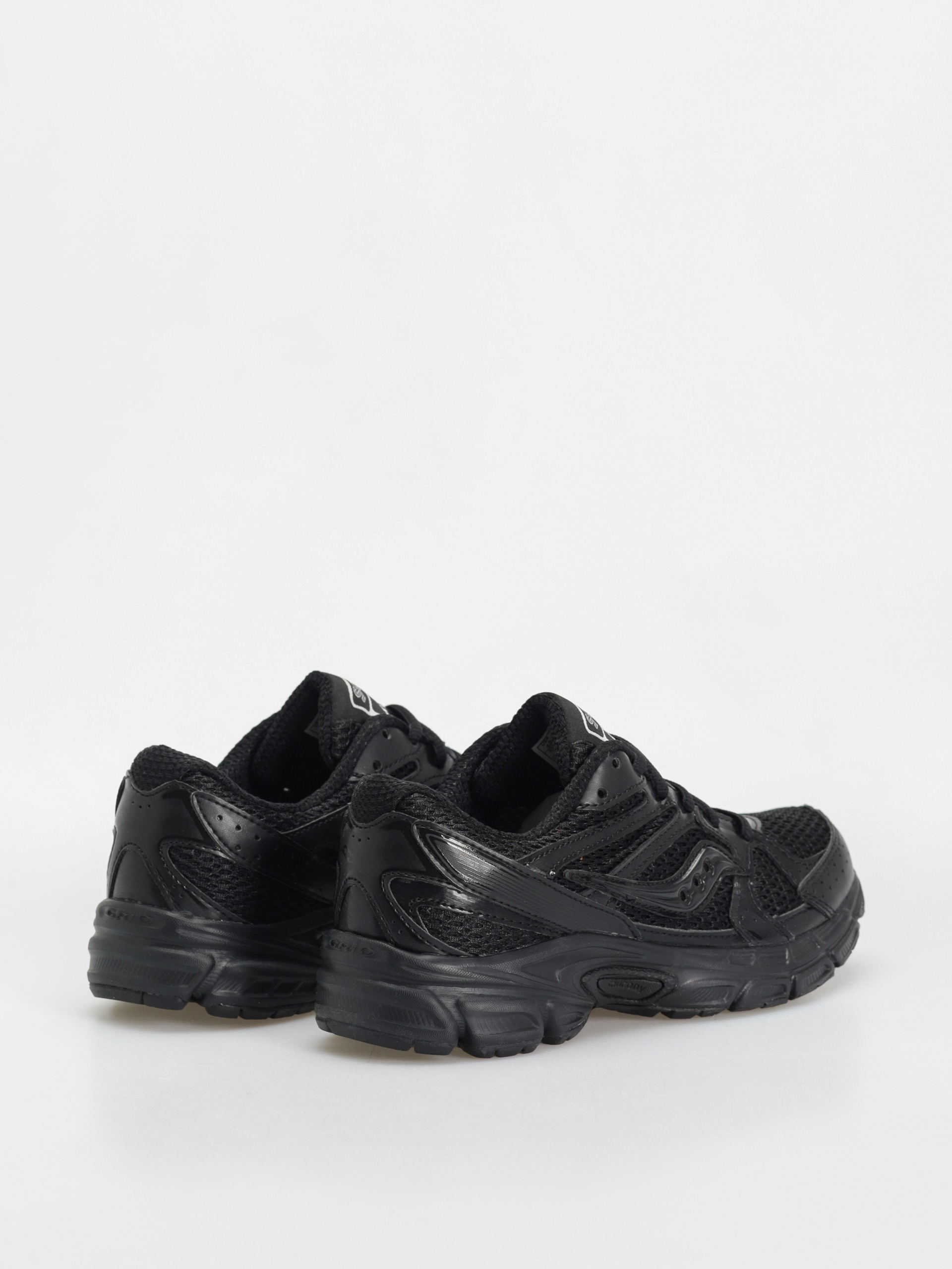 Saucony Ride Millenium Cipők (black)