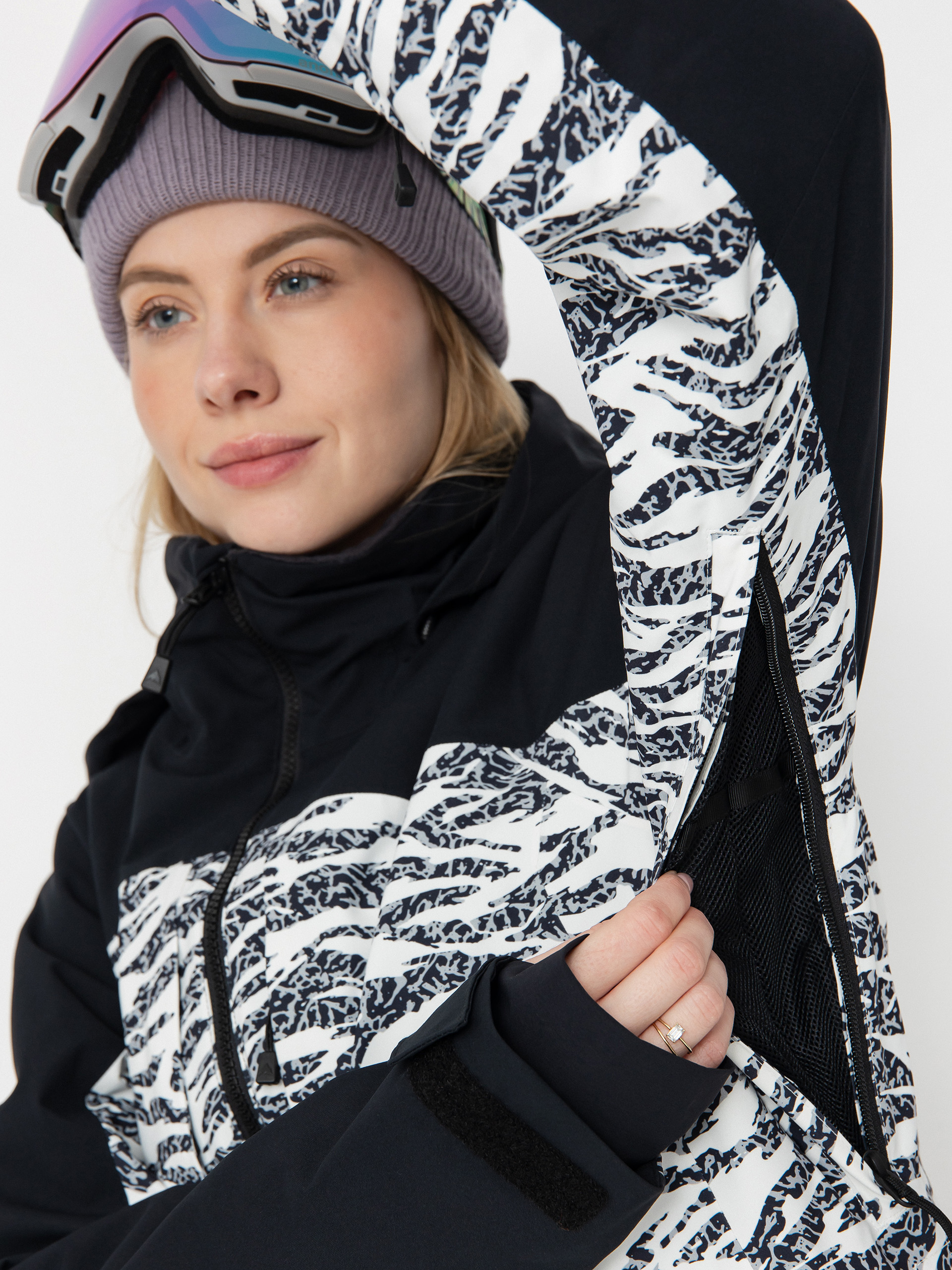 Női Burton Prowess 2.0 Snowboard dzseki (true black/zebra camo)